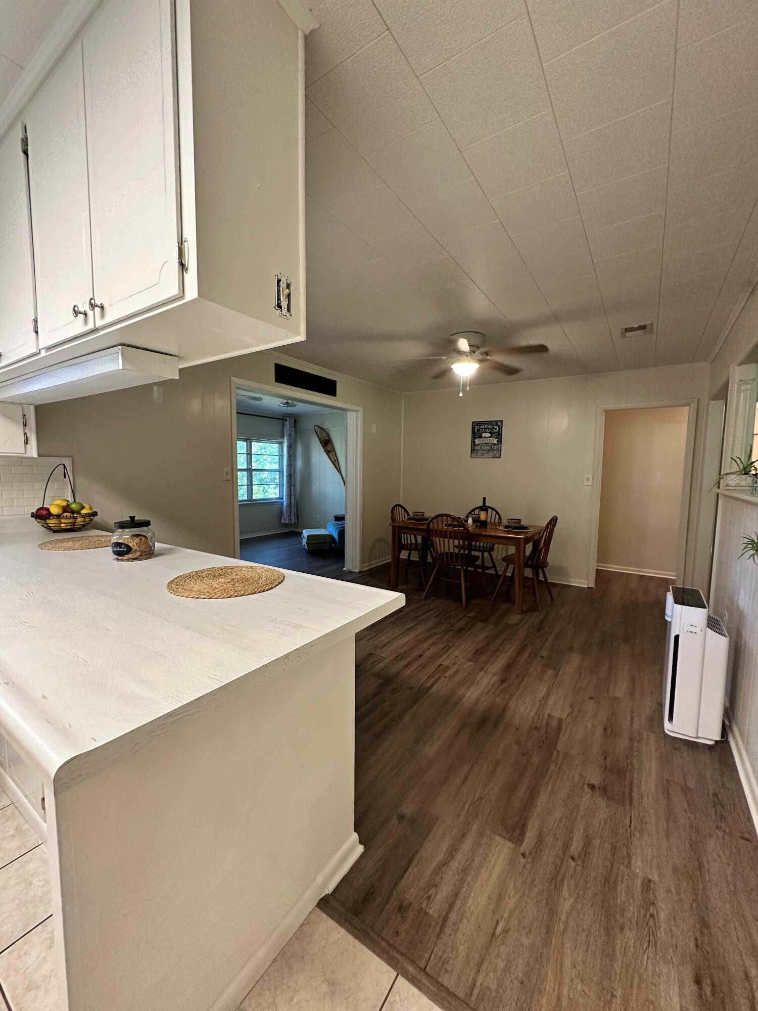 TEN LAKE ESTATES UNIT 1 - Residential