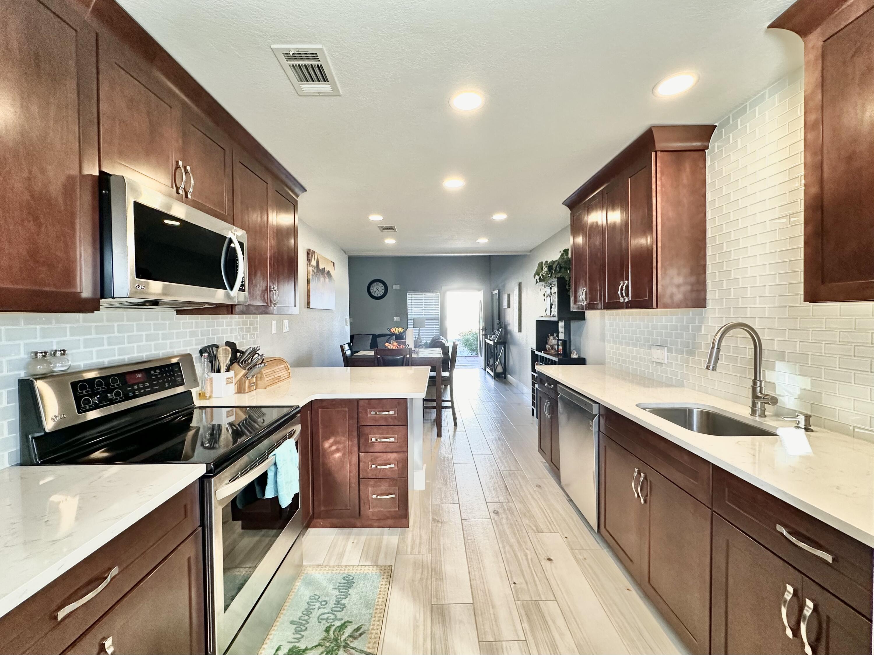 QUAIL LAKE - Residential