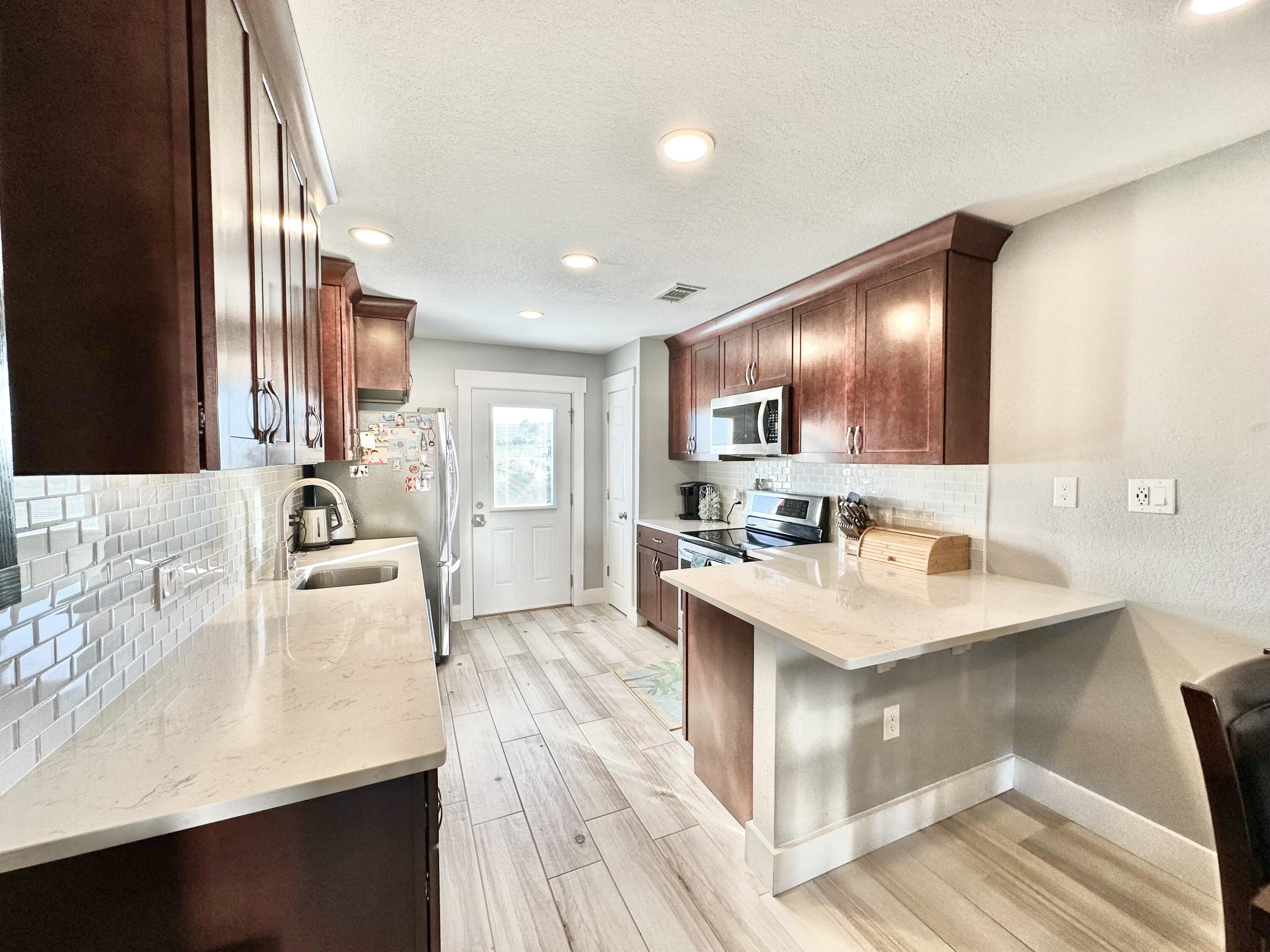 QUAIL LAKE - Residential