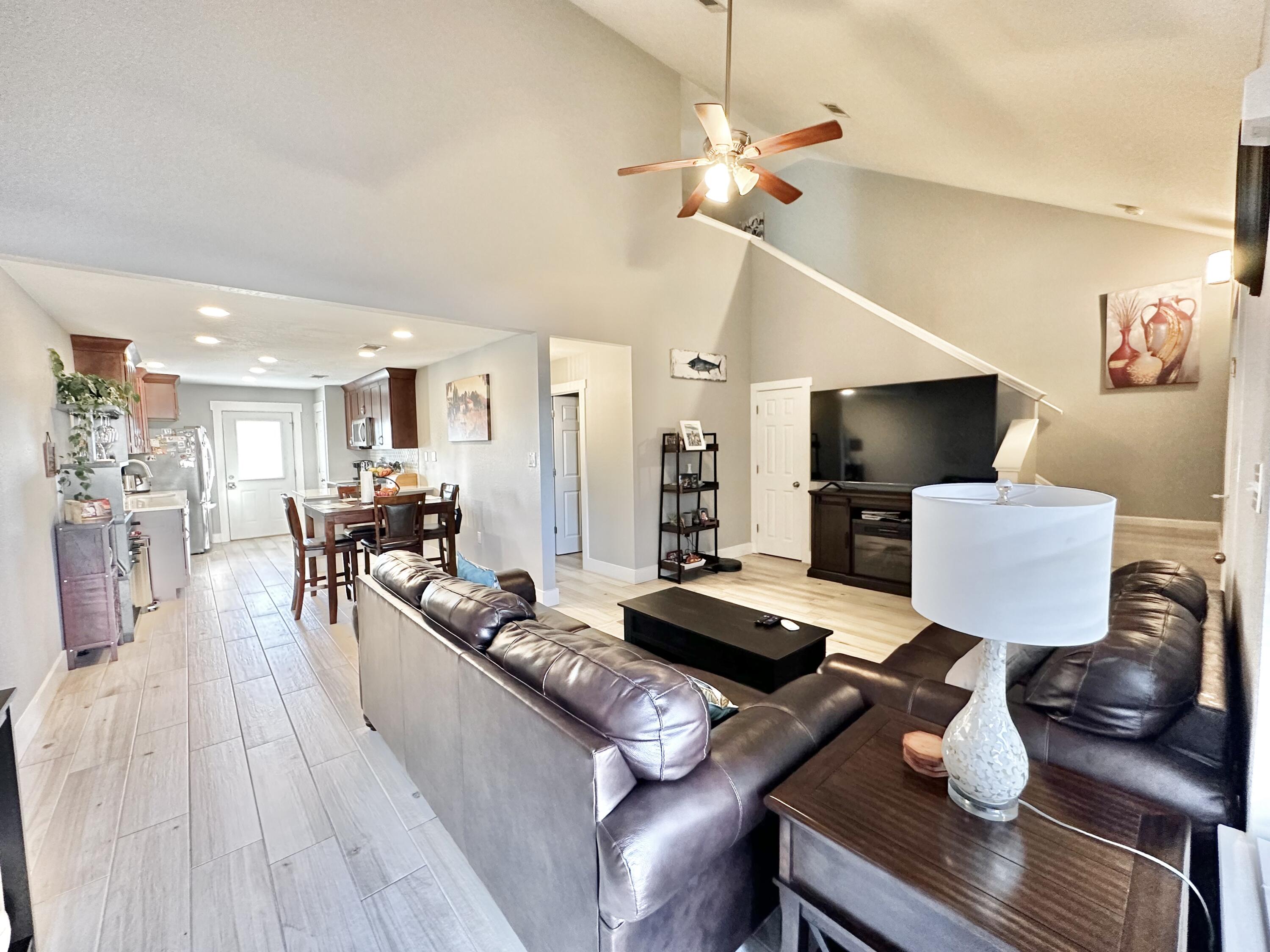 QUAIL LAKE - Residential