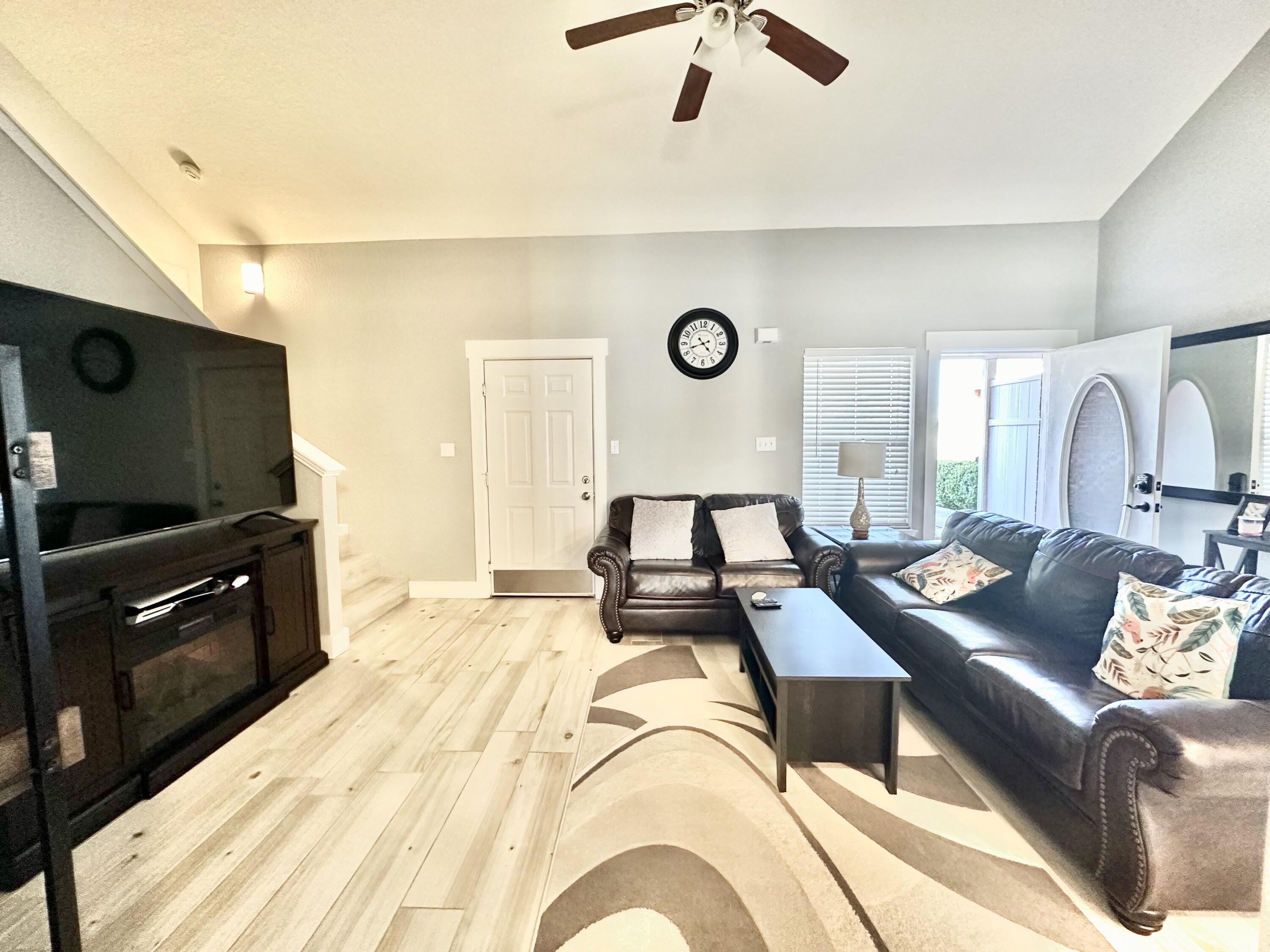 QUAIL LAKE - Residential