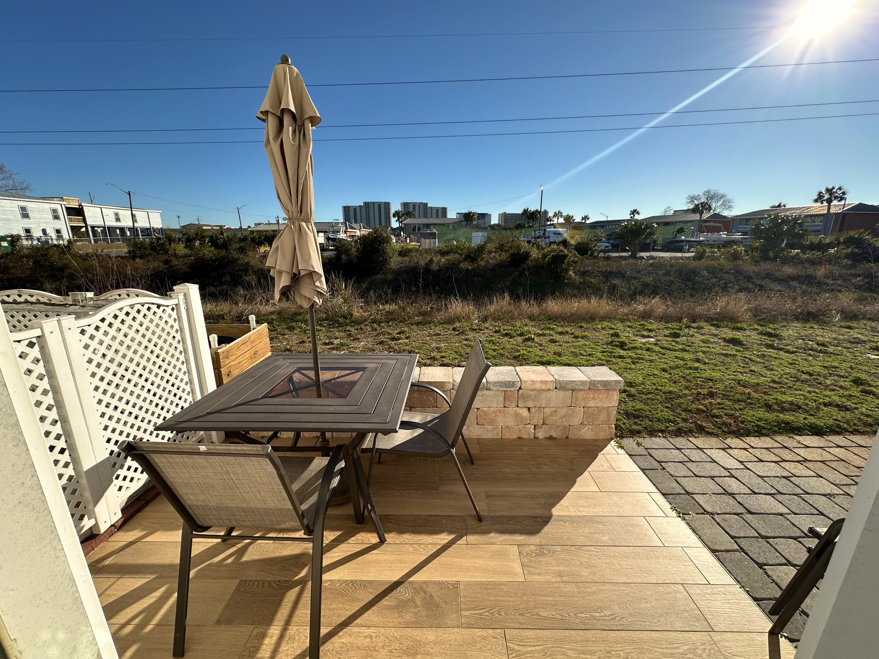 QUAIL LAKE - Residential