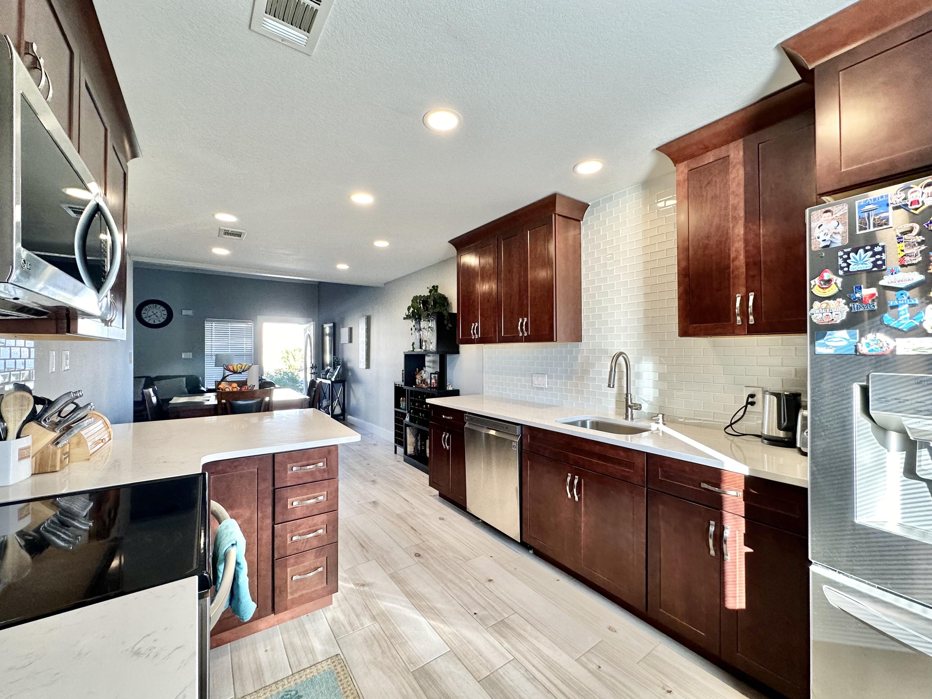 QUAIL LAKE - Residential