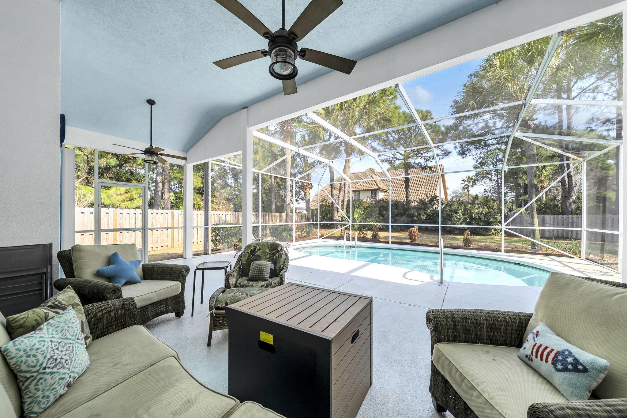 EMERALD BAY WEST - Residential