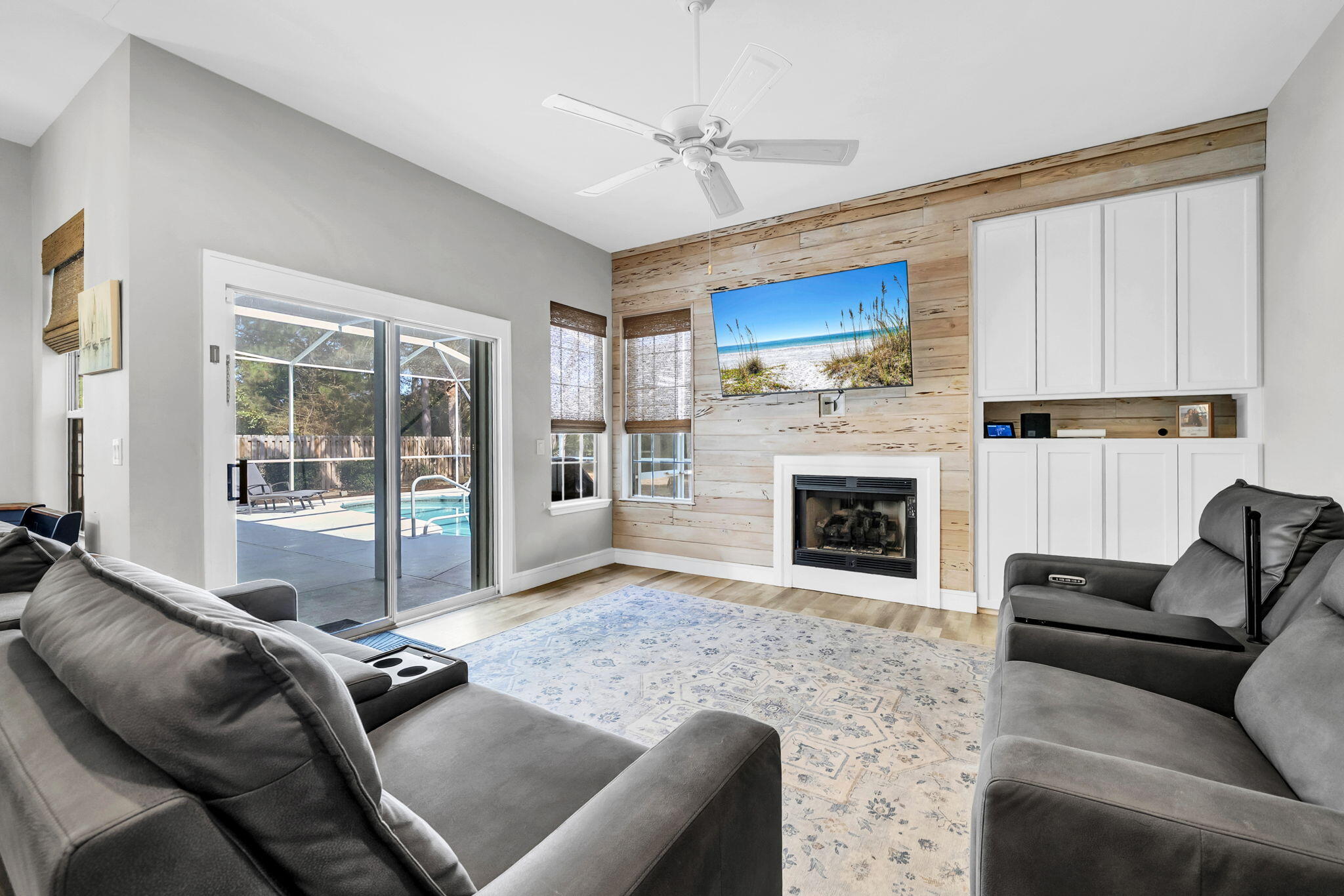 EMERALD BAY WEST - Residential