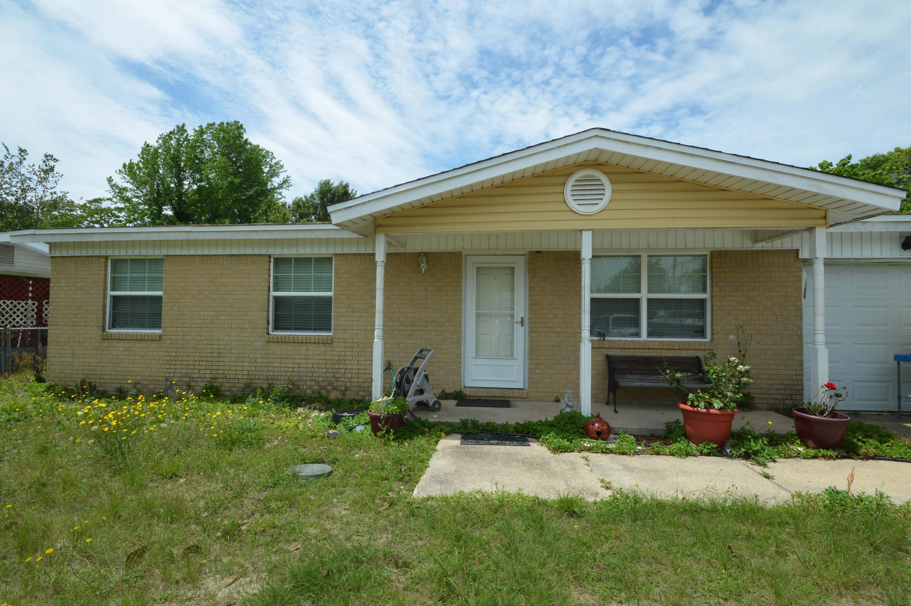 RACETRACK ROAD 1ST - Residential