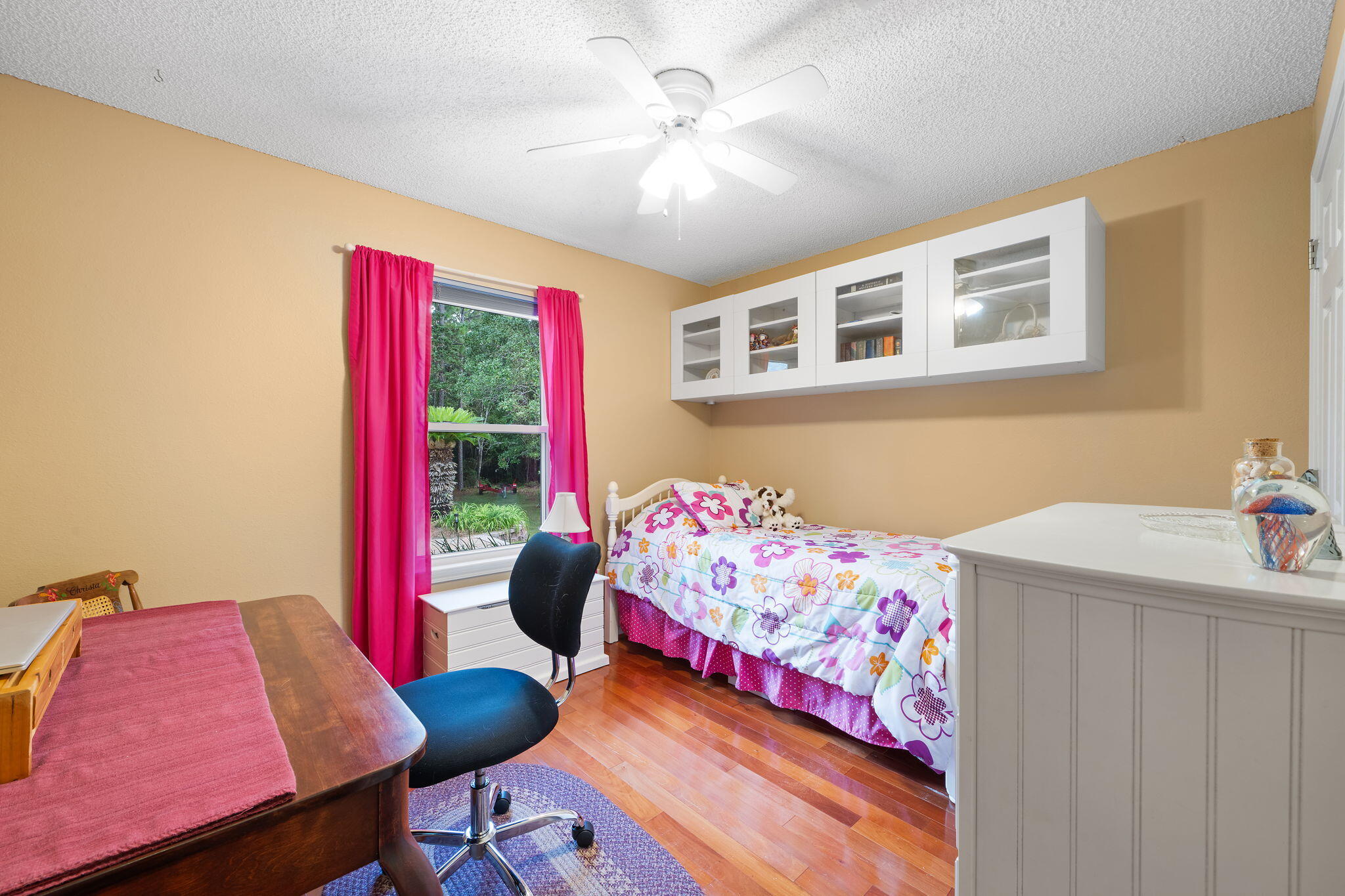 COUNTRY BREEZE EAST - Residential