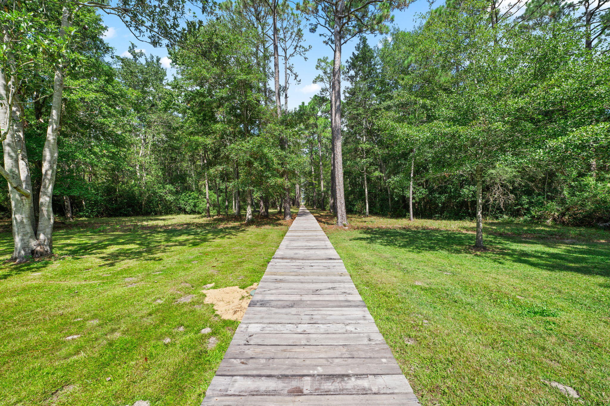 COUNTRY BREEZE EAST - Residential