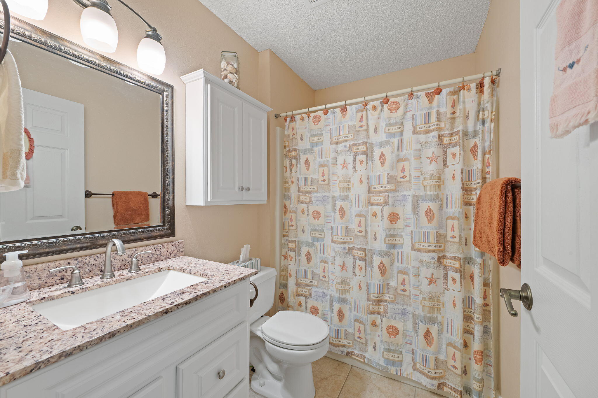 COUNTRY BREEZE EAST - Residential