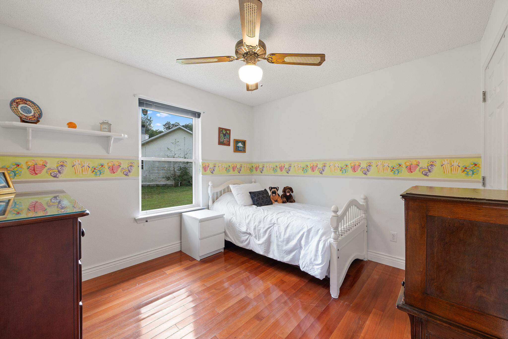 COUNTRY BREEZE EAST - Residential