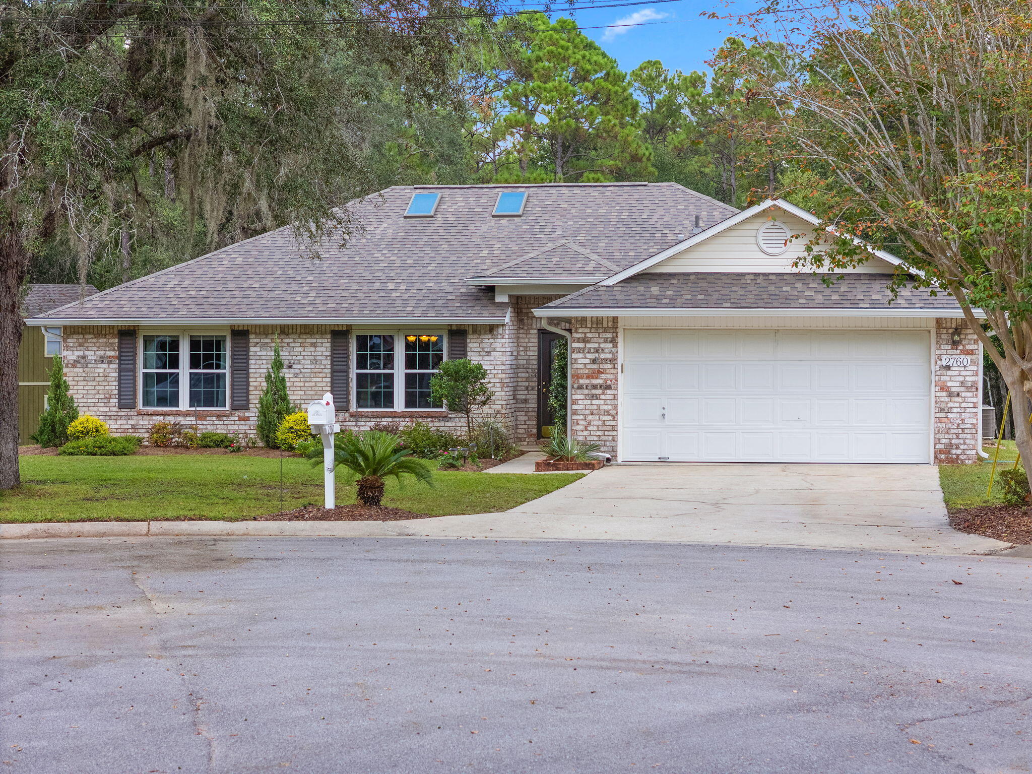 COUNTRY BREEZE EAST - Residential