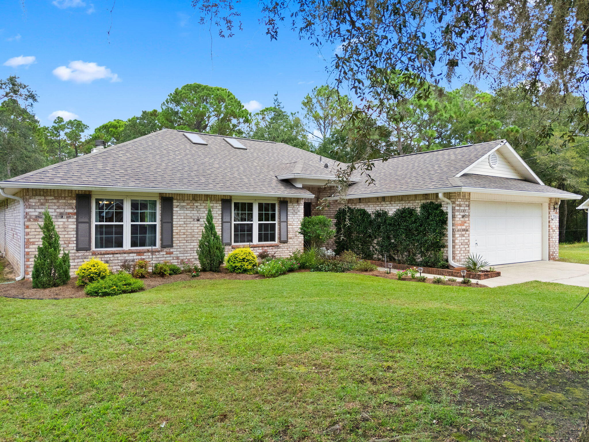 COUNTRY BREEZE EAST - Residential
