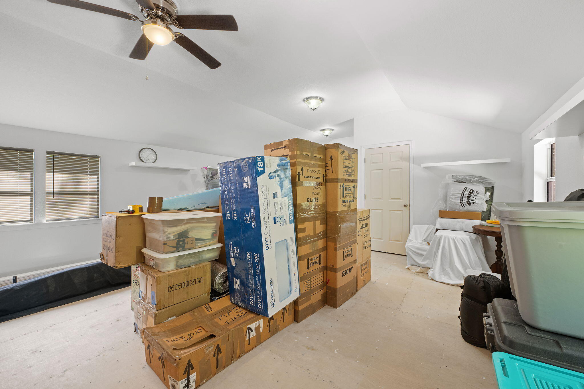 COUNTRY BREEZE EAST - Residential