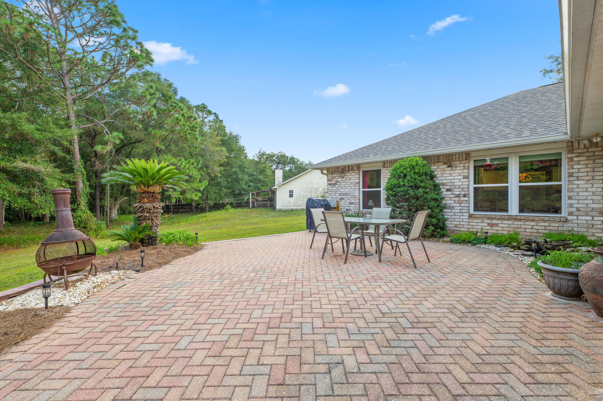 COUNTRY BREEZE EAST - Residential