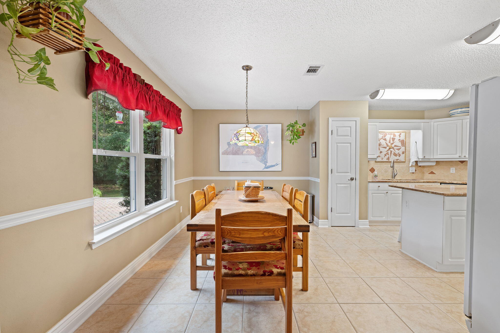 COUNTRY BREEZE EAST - Residential