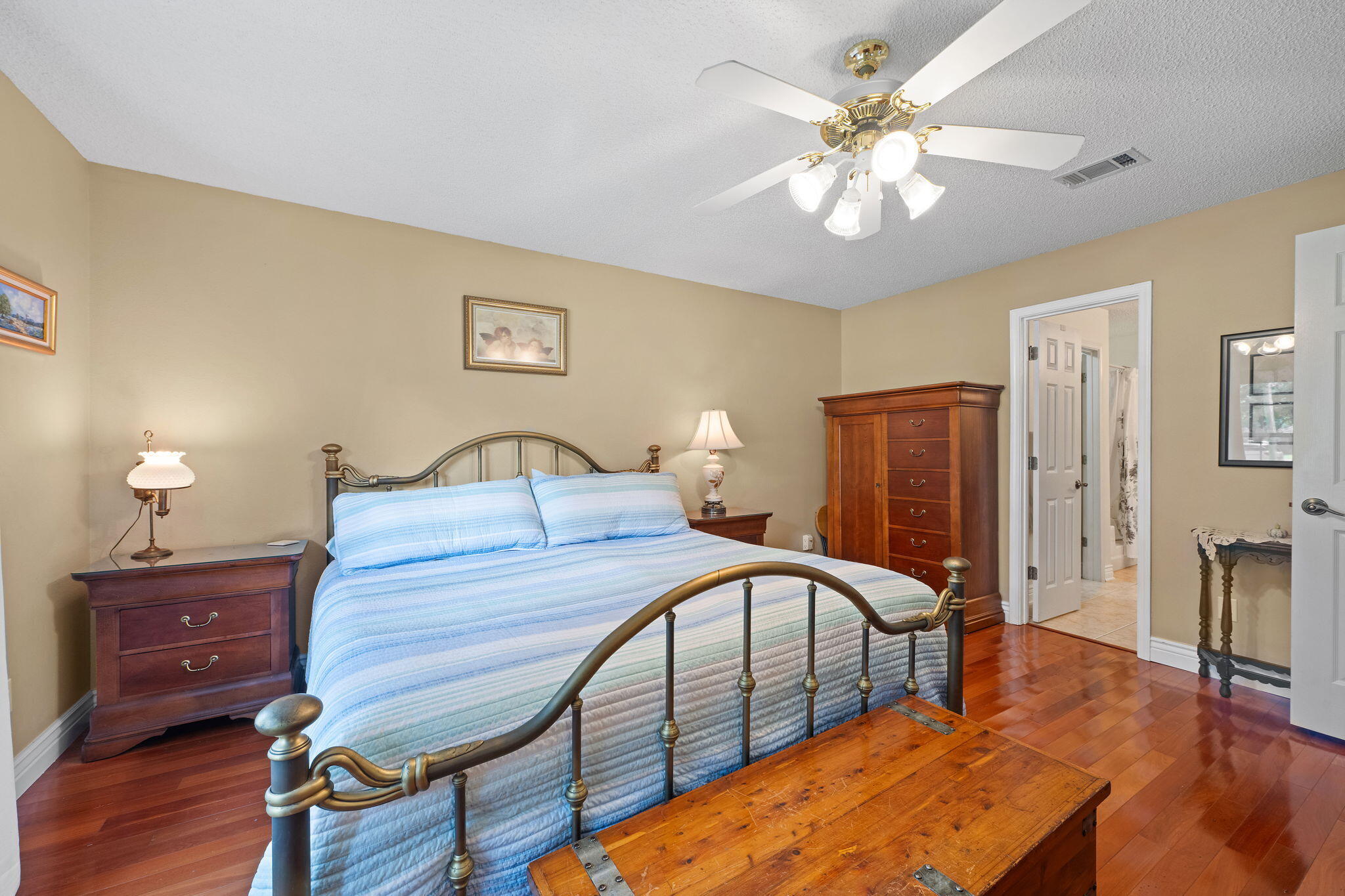 COUNTRY BREEZE EAST - Residential