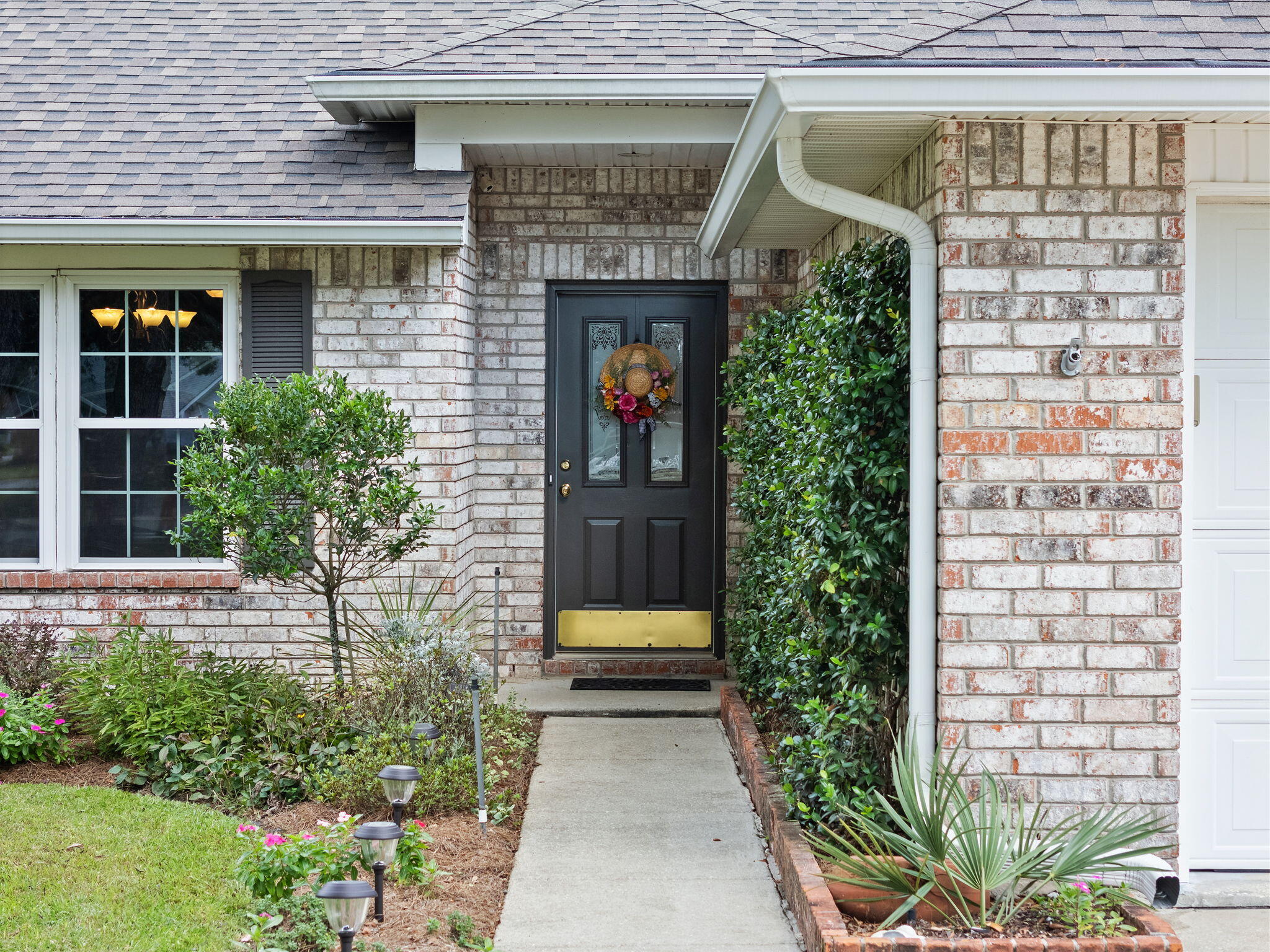 COUNTRY BREEZE EAST - Residential