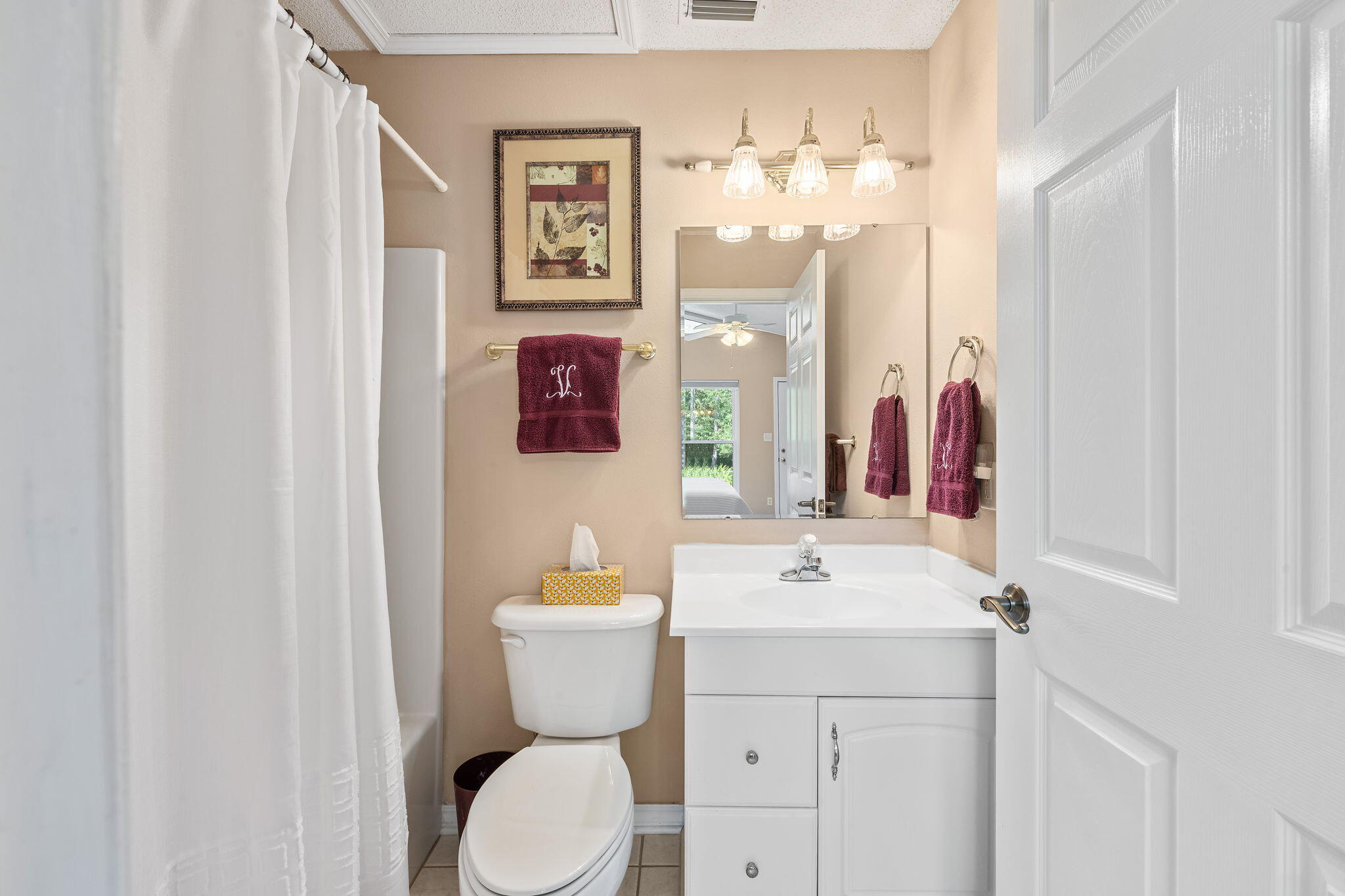 COUNTRY BREEZE EAST - Residential