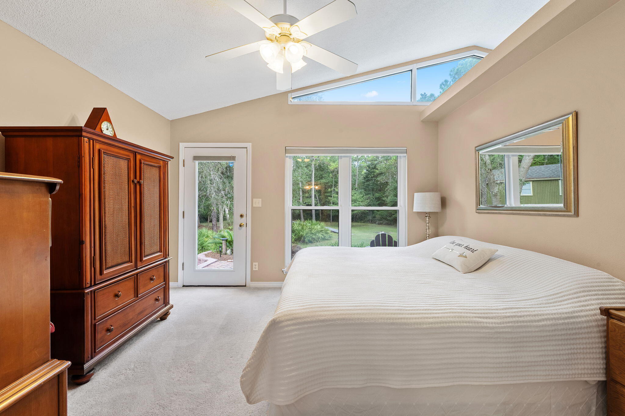 COUNTRY BREEZE EAST - Residential