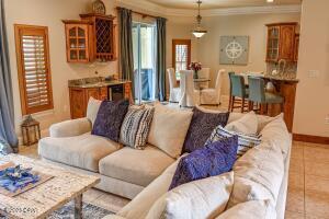 EMERALD BAY PH 1A - Residential Lease