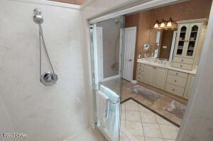 EMERALD BAY PH 1A - Residential Lease