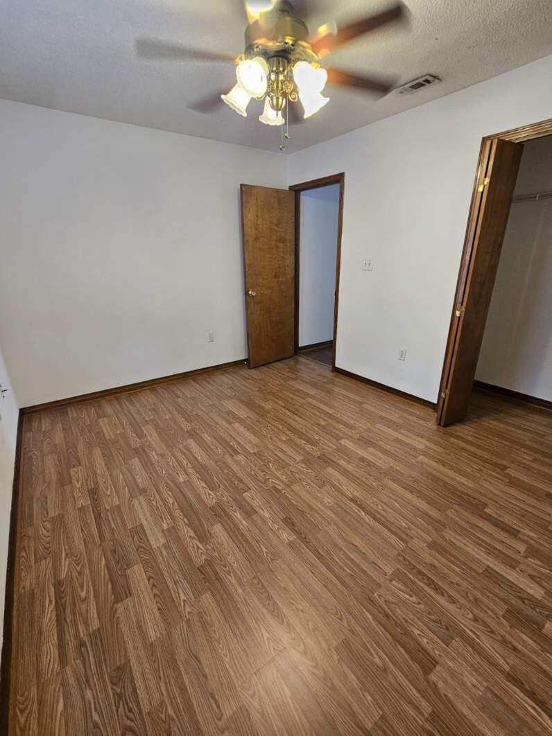 COUNTRYVIEW ESTATES 1ST ADDN - Residential Lease