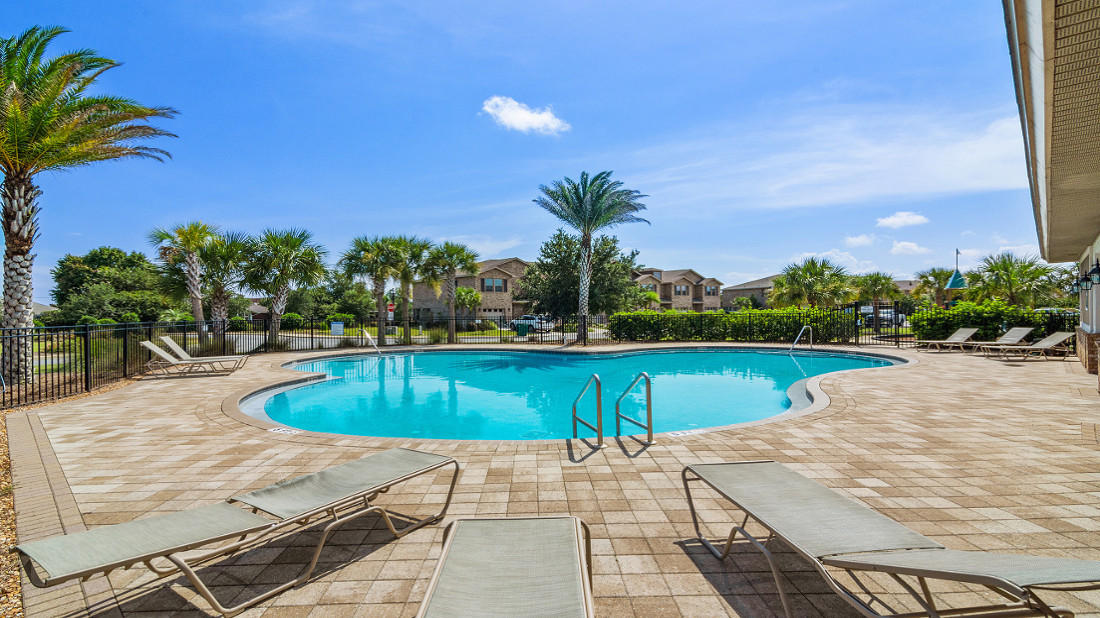 RESERVE POINTE - Residential