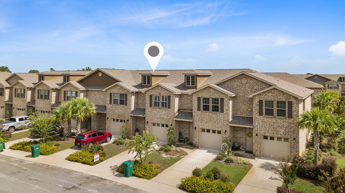 RESERVE POINTE - Residential