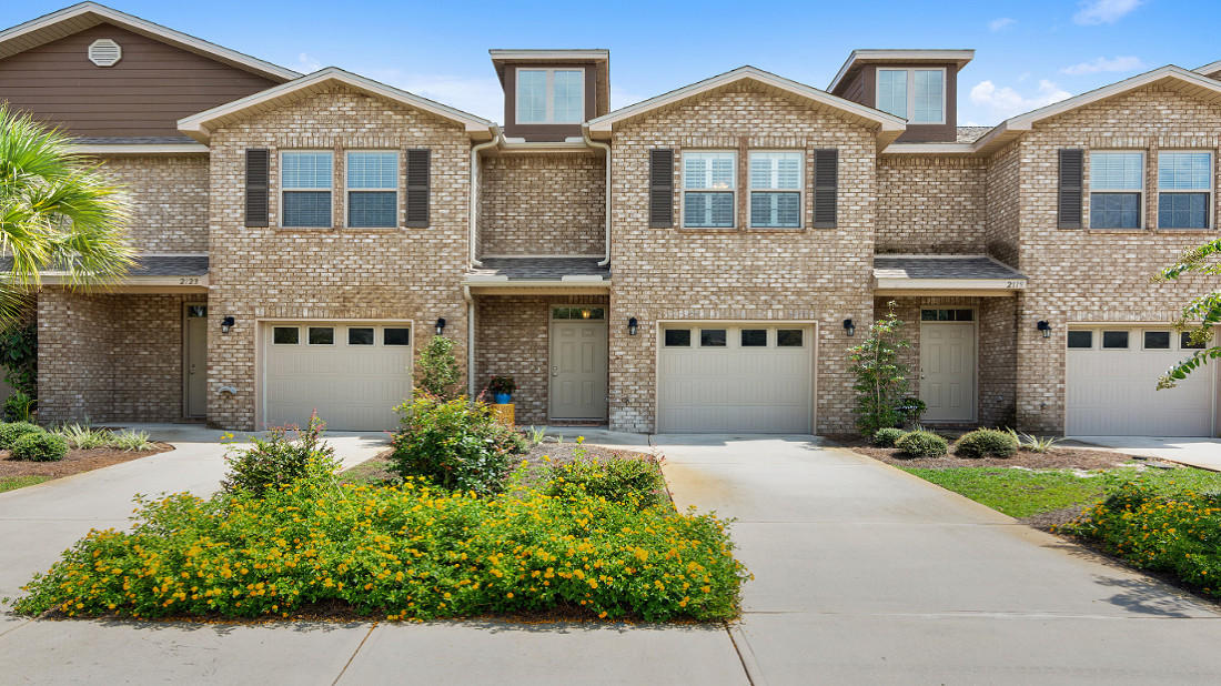 RESERVE POINTE - Residential