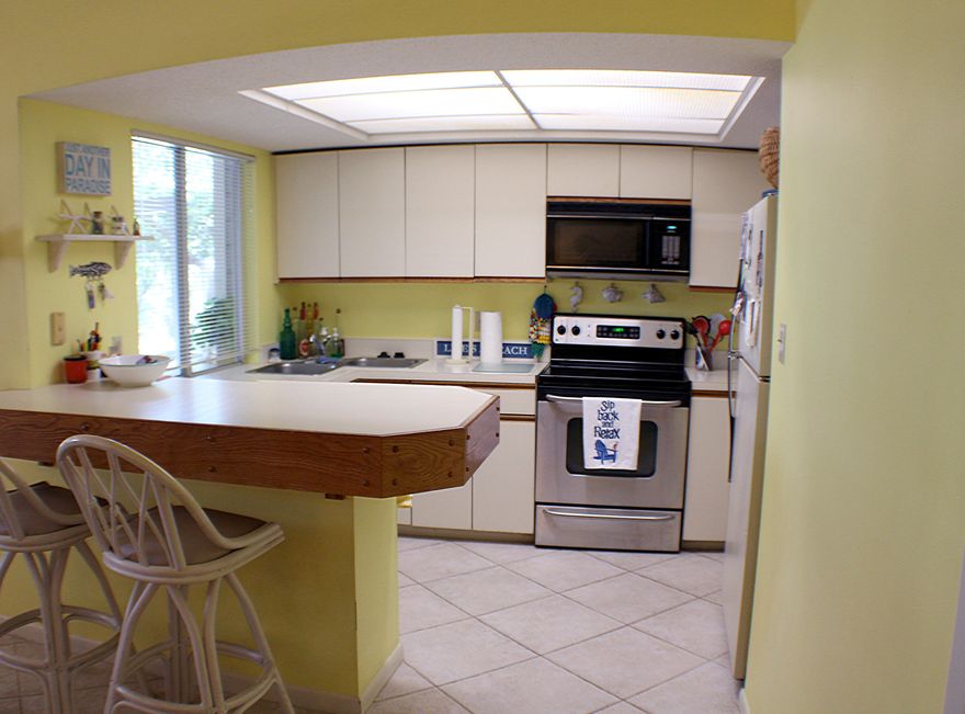 Ground floor 2/2 Carolina style beach cottage with open floor plan. Foyer entry directly flows thru living area toward floor-to-ceiling screened lanai w/ landscaped privacy sunrise to sunset. This condominium is centrally located w/in the community: easy strolling access to all amenities - beach, leisurely fishing on lake, basketball, pickle ball, tennis, heated winter pool, expansive summer pool and bubbly walking paths that guide to your cottage under the trees. Community has 24 hour security, in season tram and beach service. Hidden Dunes is near Sandestin, Silver Sands Outlet Mall and Grand Boulevard. Buyer to verify all information.