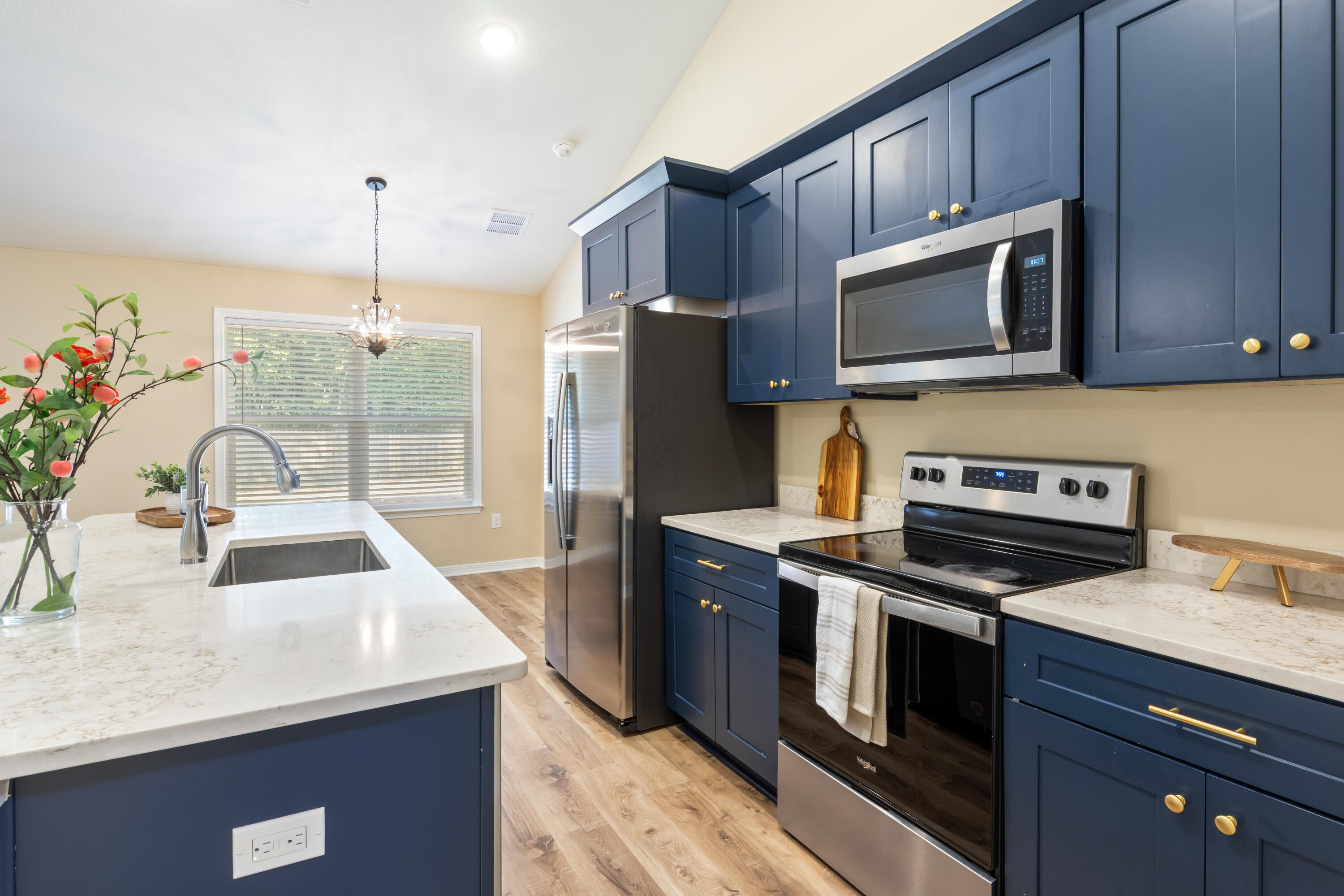 MORRIS ADDN TO CRESTVIEW - Residential