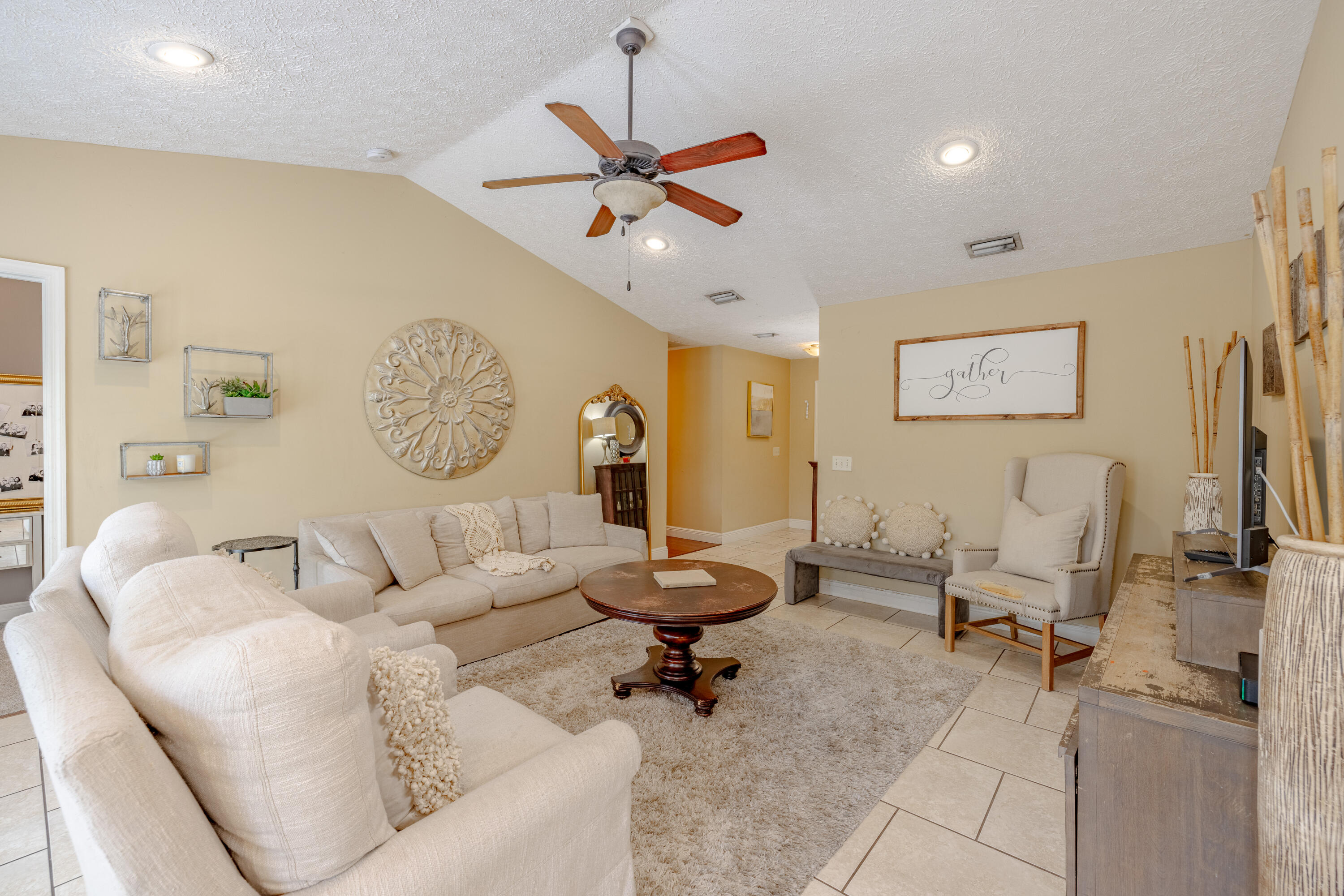 HARBOUR TOWNE - Residential