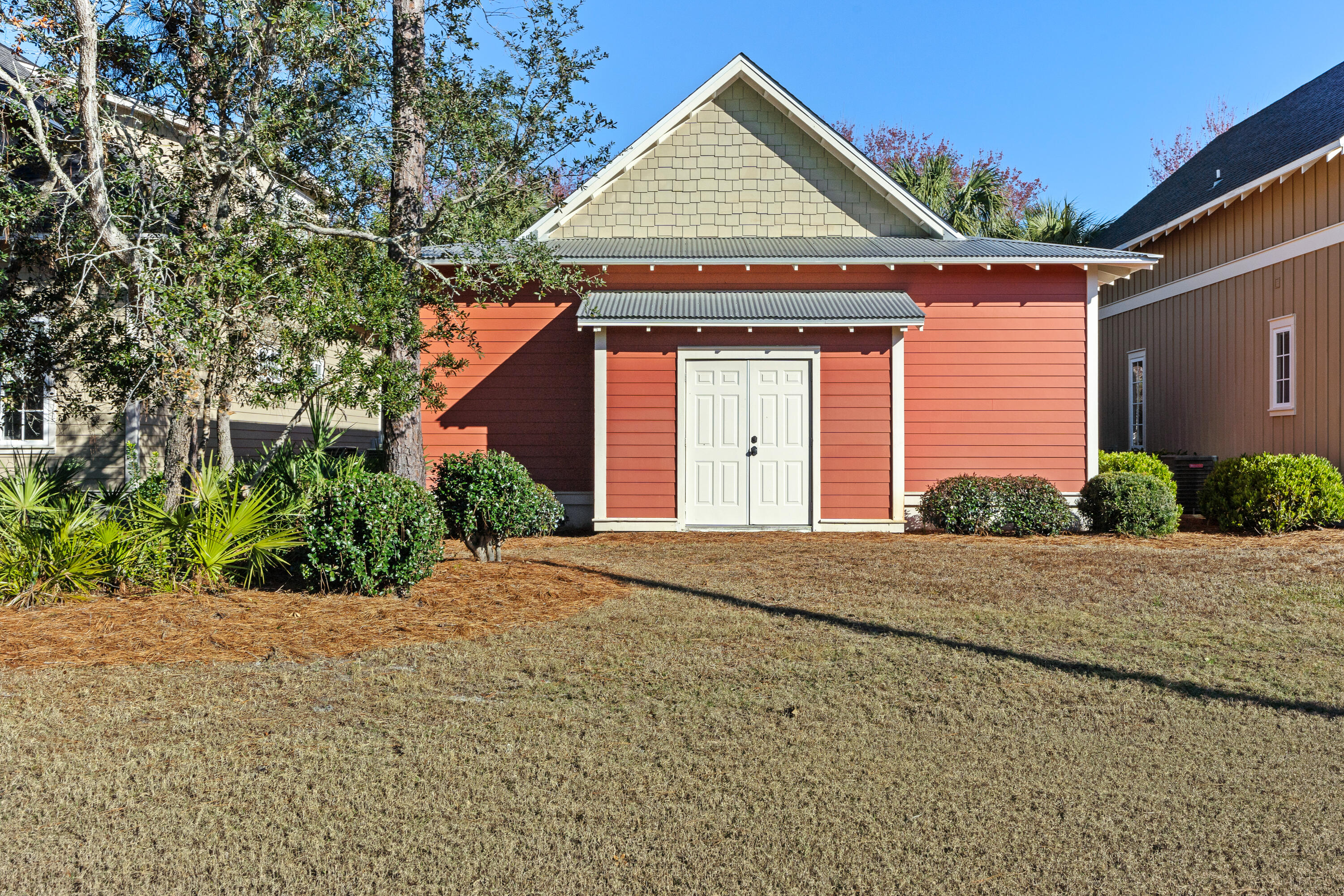 BUNGALOS AT SANDESTIN - Residential