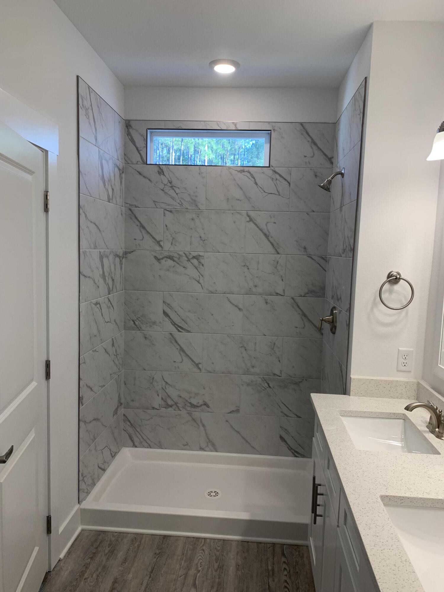 VERANDAS AT FREEPORT - Residential Lease