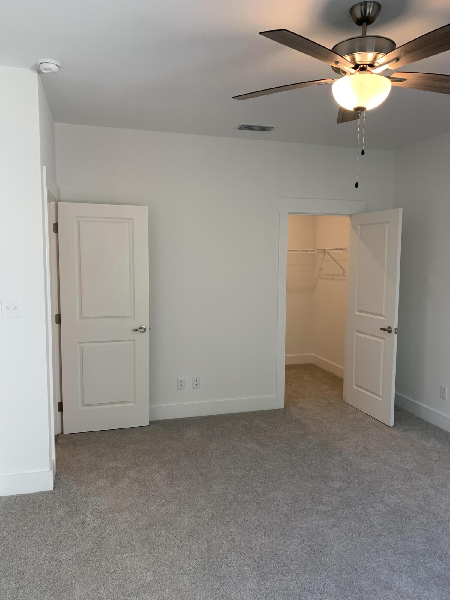 VERANDAS AT FREEPORT - Residential Lease