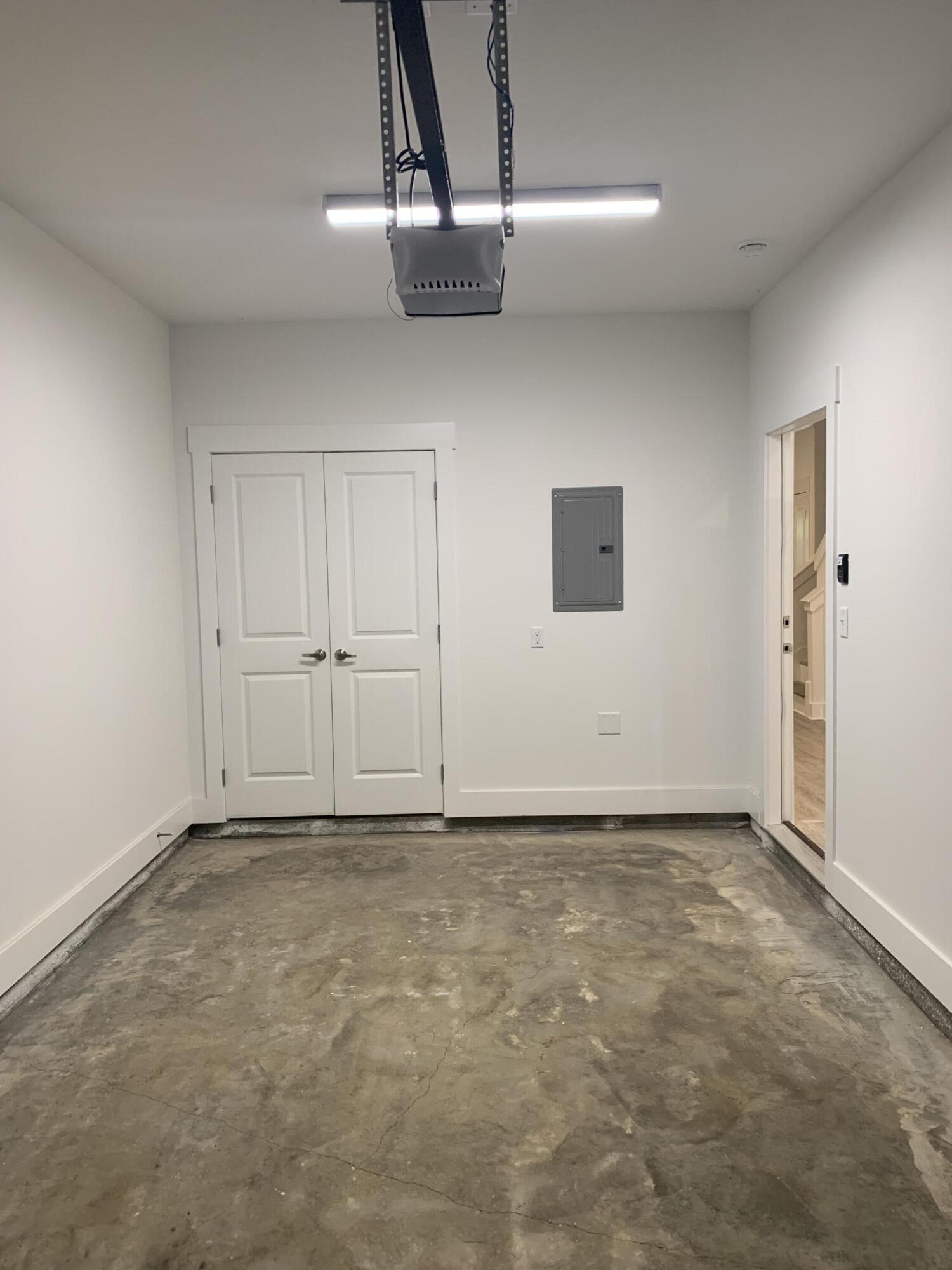 VERANDAS AT FREEPORT - Residential Lease