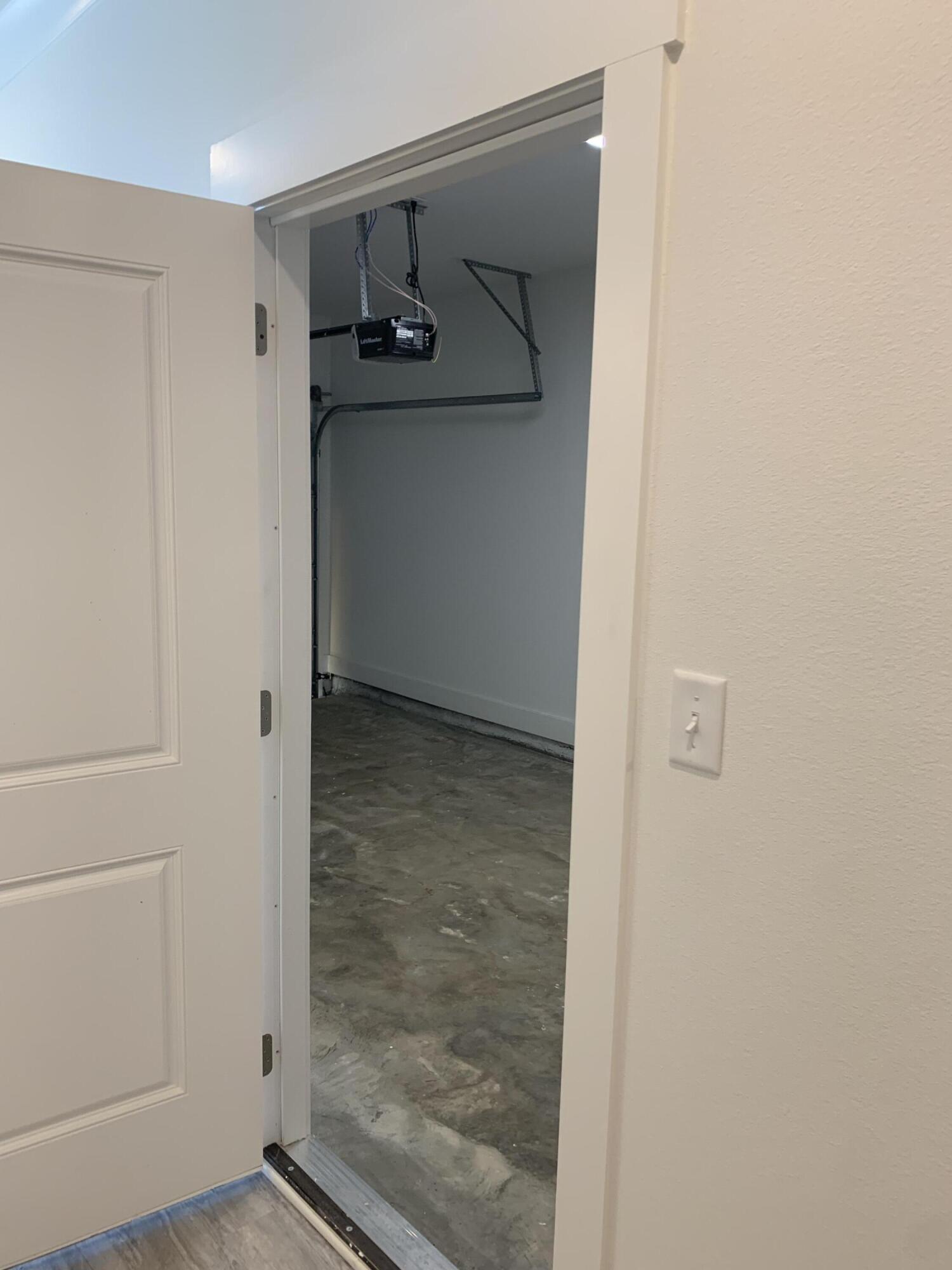 VERANDAS AT FREEPORT - Residential Lease