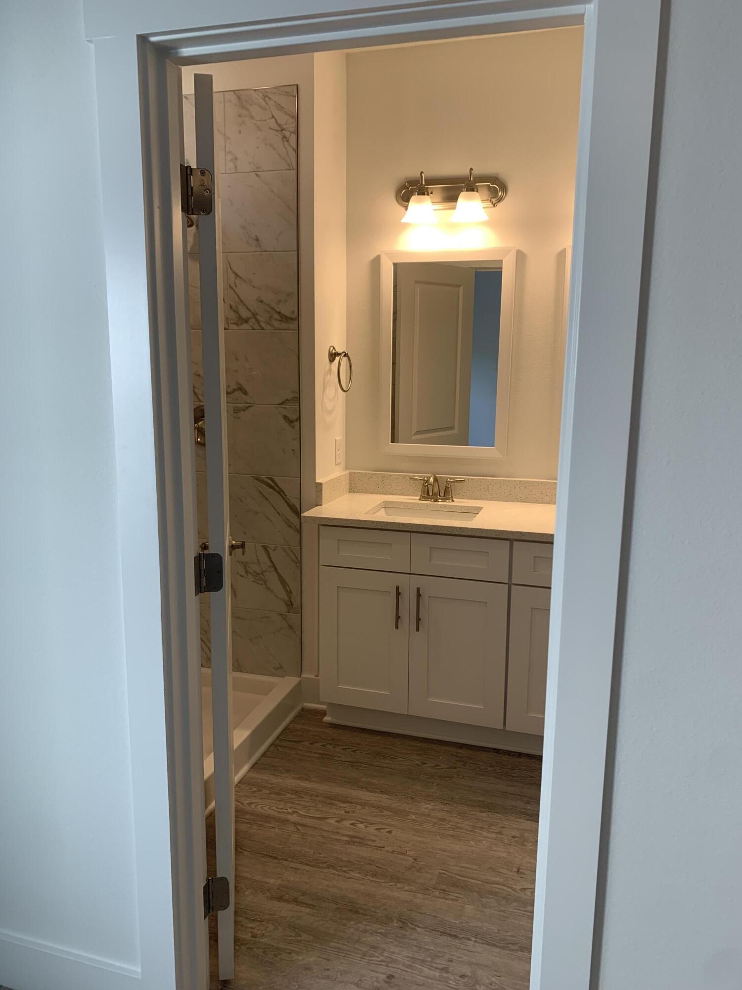 VERANDAS AT FREEPORT - Residential Lease