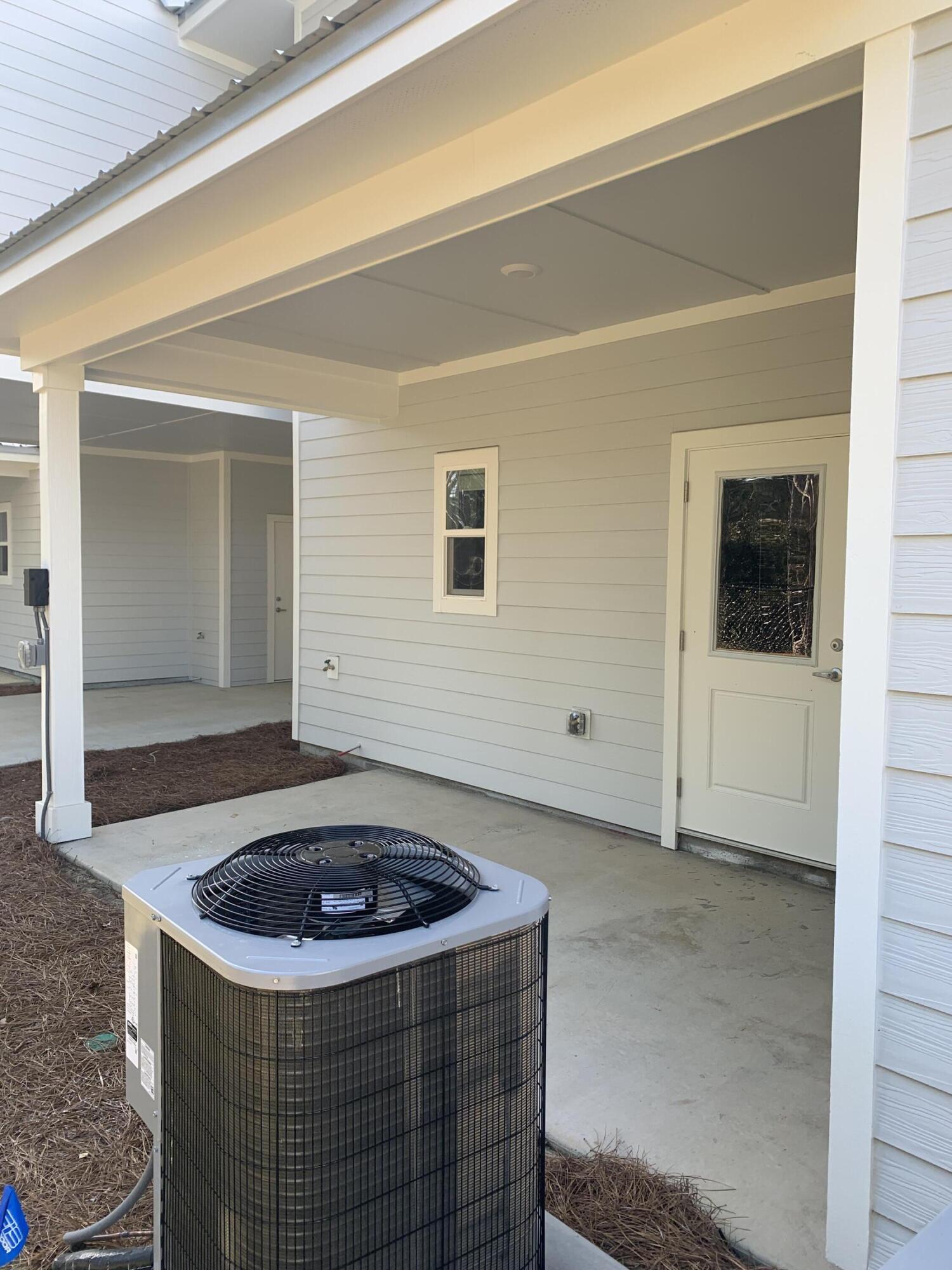 VERANDAS AT FREEPORT - Residential Lease