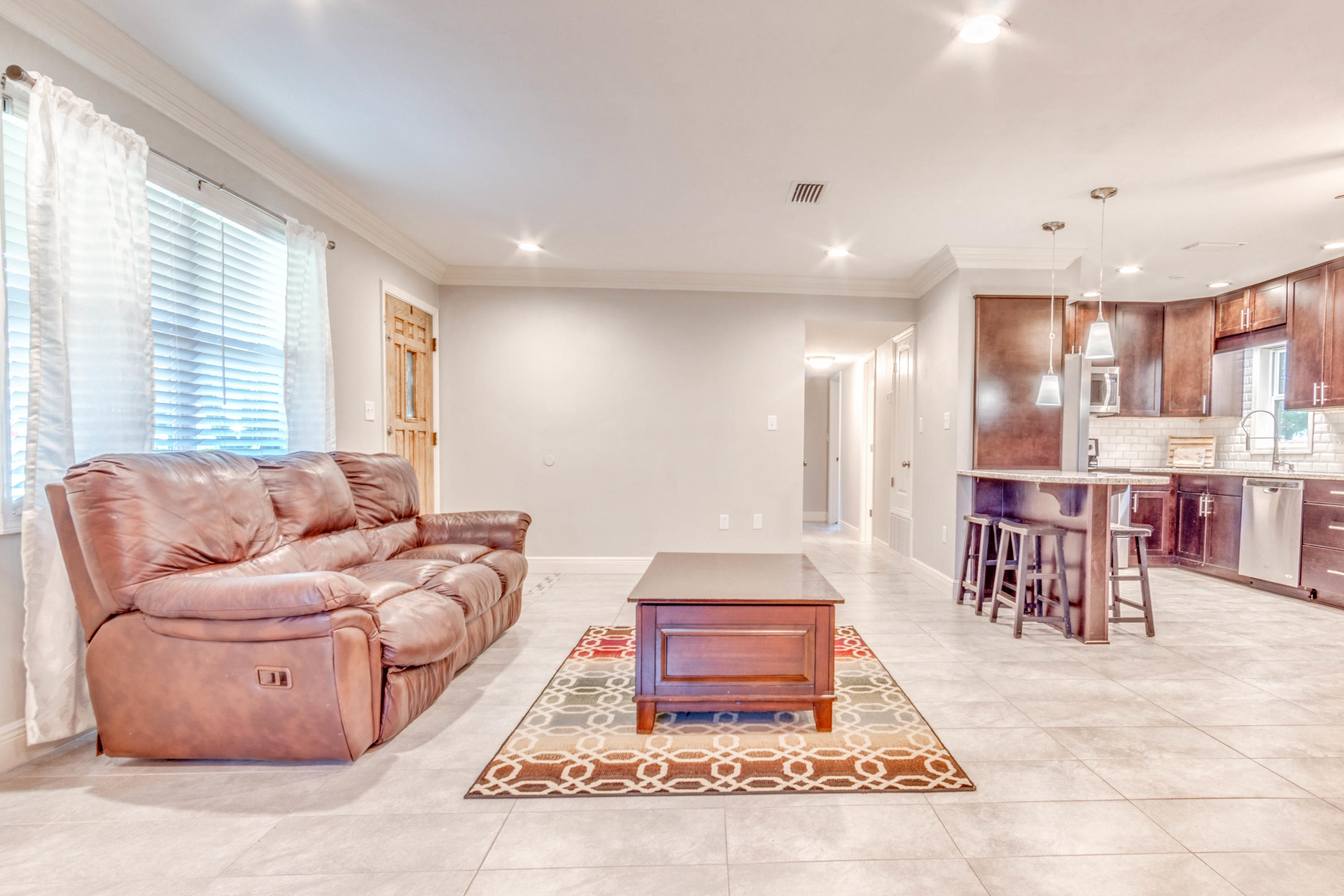 PINECREST HILLS - Residential