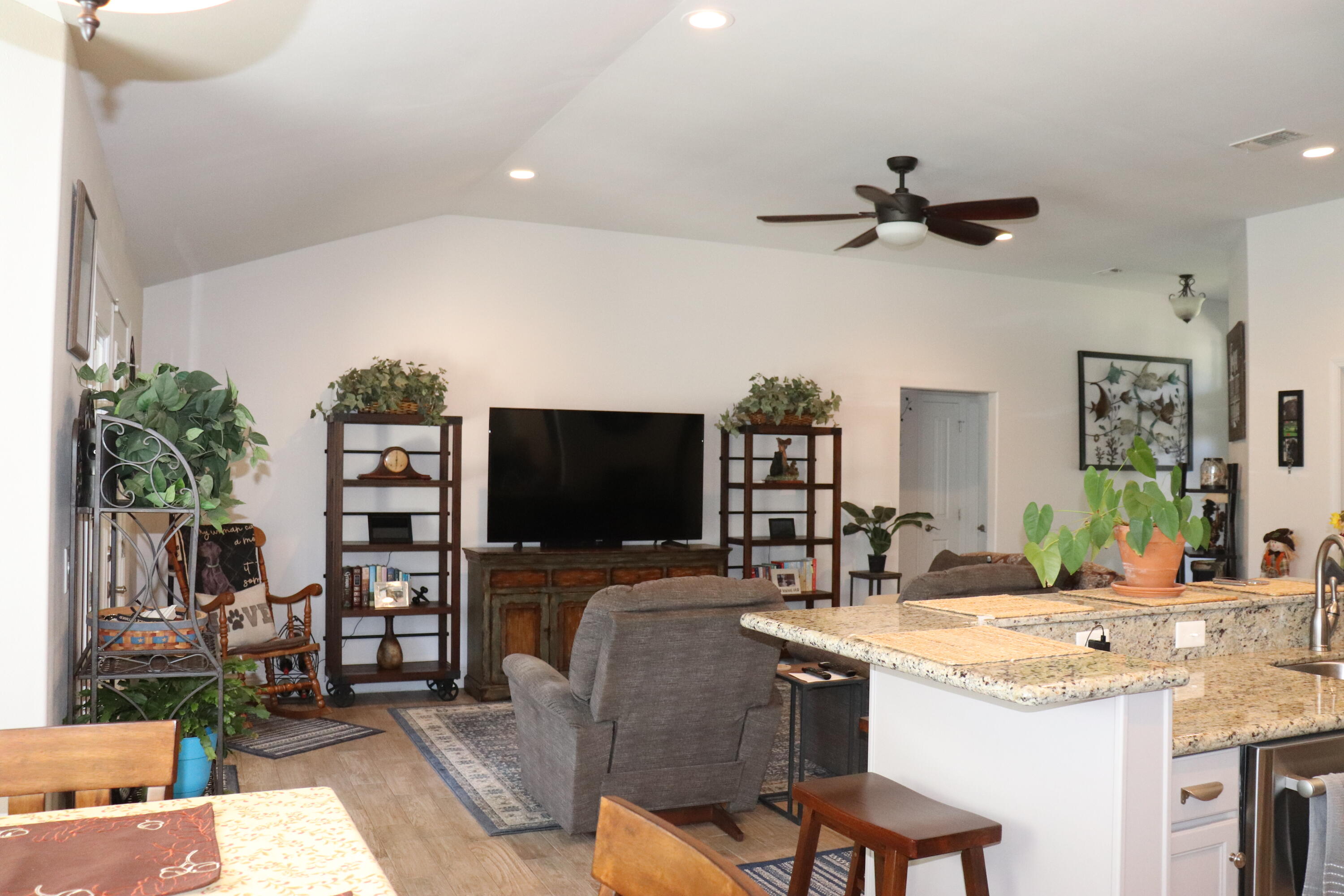 HOLLEY BY THE SEA - Residential
