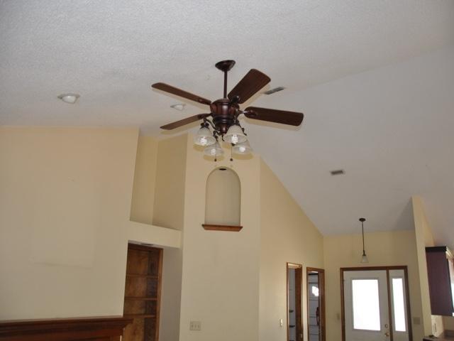 COUNTRY BREEZE ESTATES - Residential