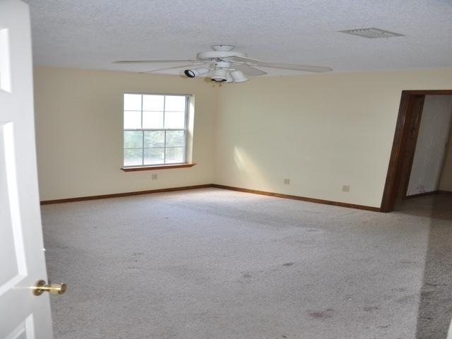 COUNTRY BREEZE ESTATES - Residential