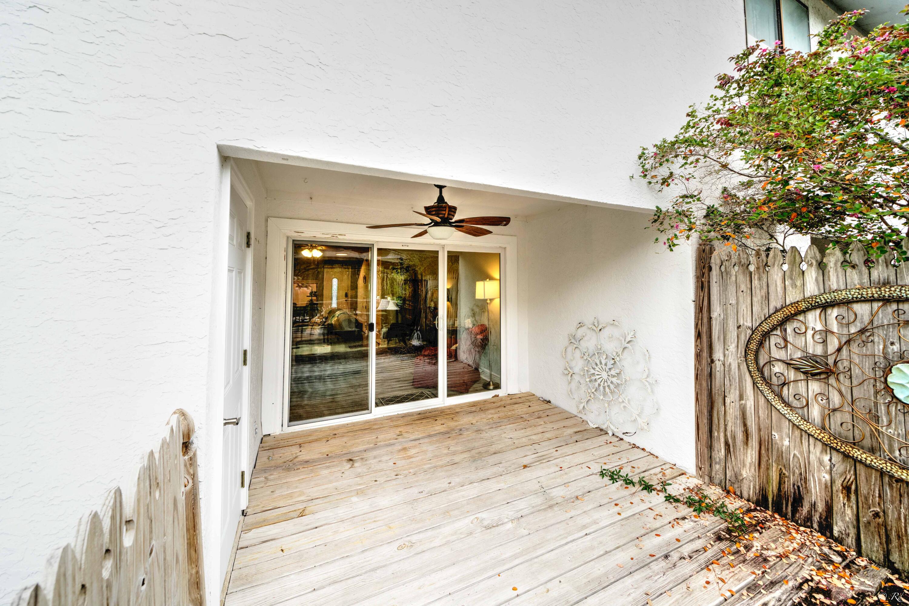 HARBOUR TOWNE - Residential