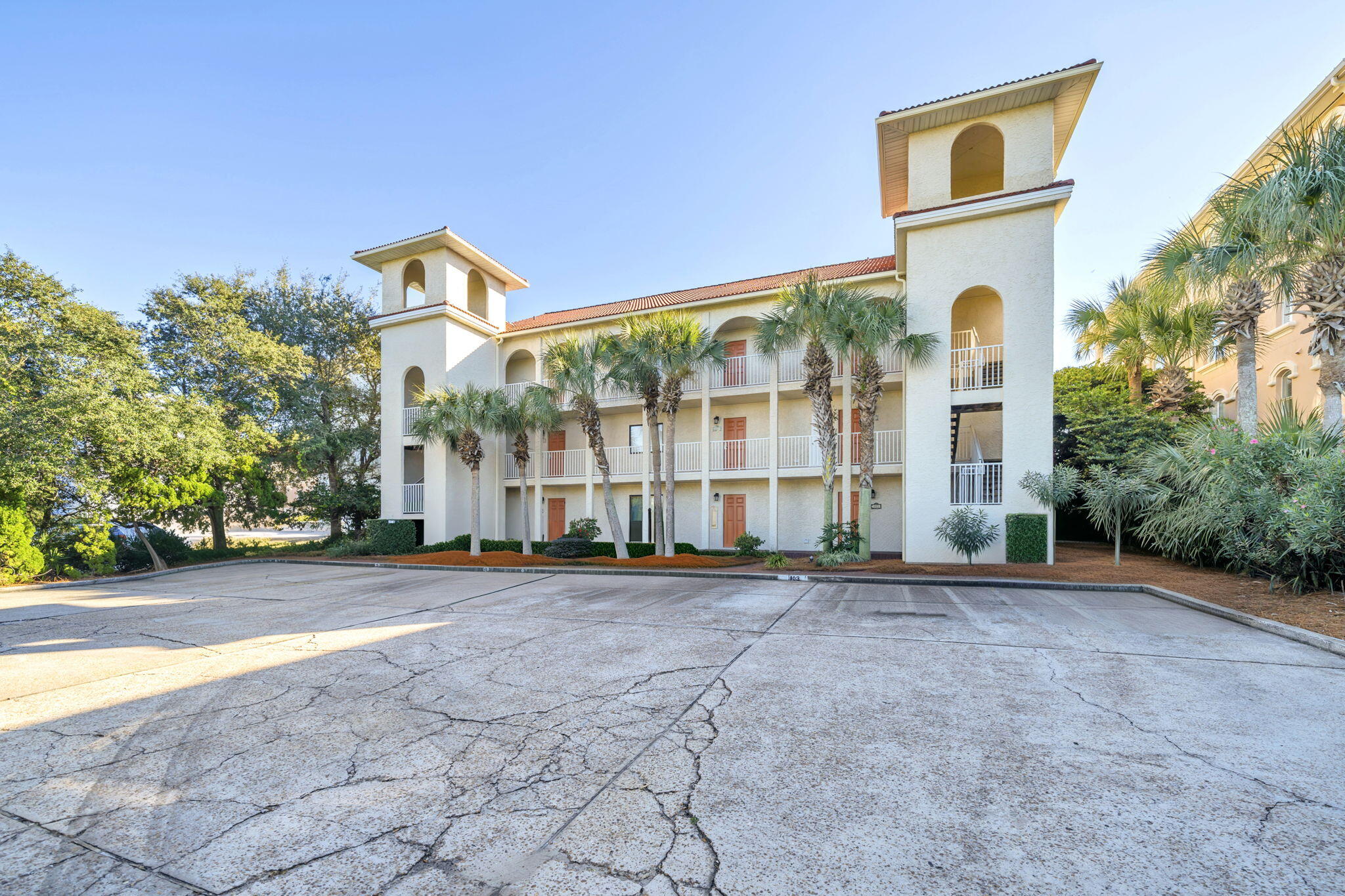 CAPISTRANO CONDO - Residential