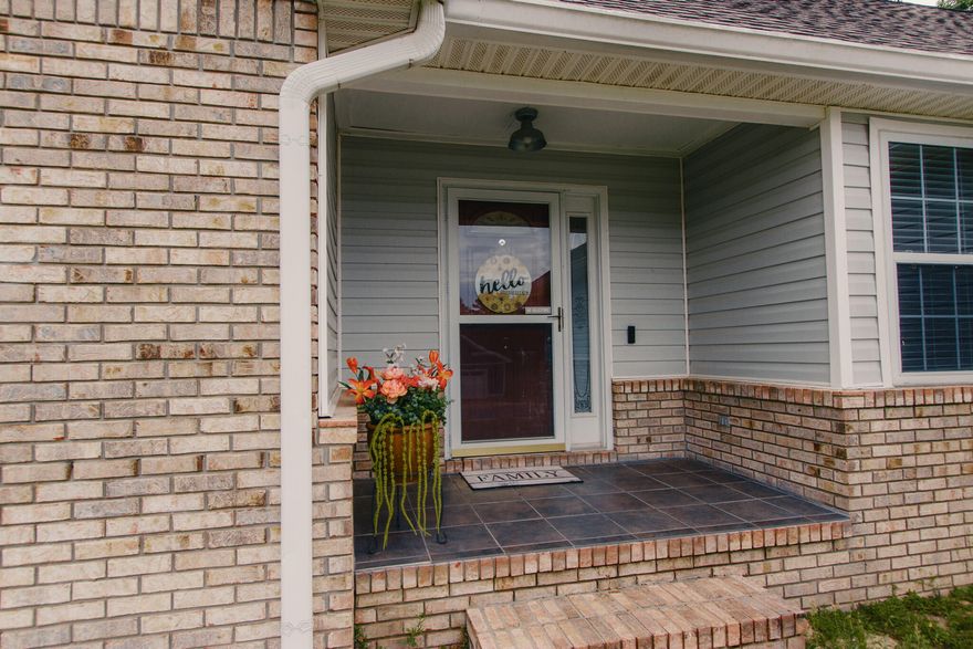 SELLER CONTRIBUTING TOWARDS CLOSING COST. HOME WARRANTY INCLUDED. Gas appliances mean lower utilities! Major updates have already been taken care of-roof, HVAC, and water heater have all been replaced within the last 7 years. The vaulted ceiling and open floor plan make this home feel even larger than it is. The kitchen features real wood cabinets-keep their classic look or paint them for a modern touch. With a gas range, it's the perfect space to prepare family meals. The split floor plan ensures privacy for the master suite, while upstairs, you'll find a spacious loft that can serve as a second living area- homeschool room, media space or, playroom! Step outside to the fully fenced backyard, ideal for gatherings, gardening, or simply relaxing under the beautiful shade trees. No HOA!