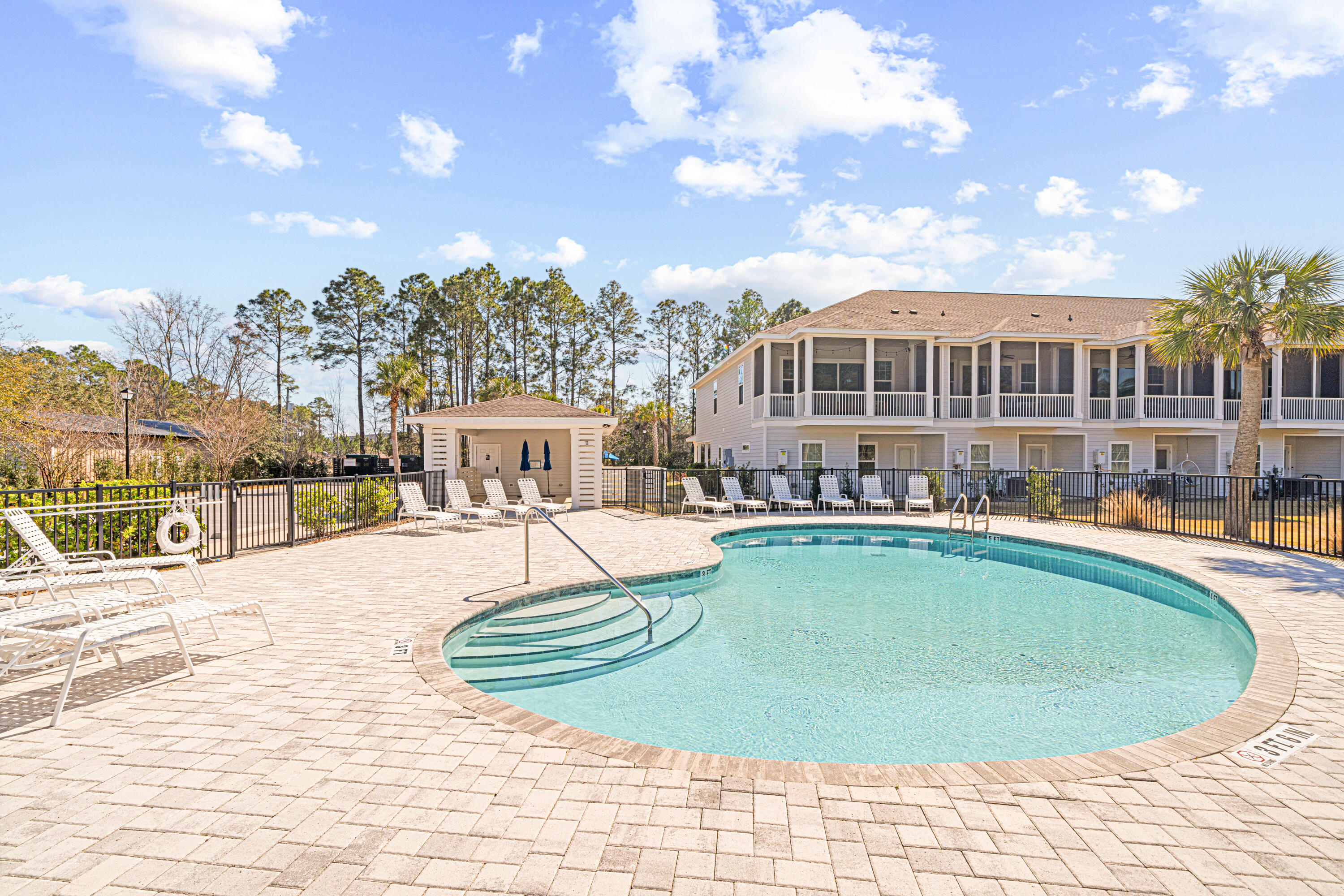 KARA LAKE TOWNHOMES - Residential