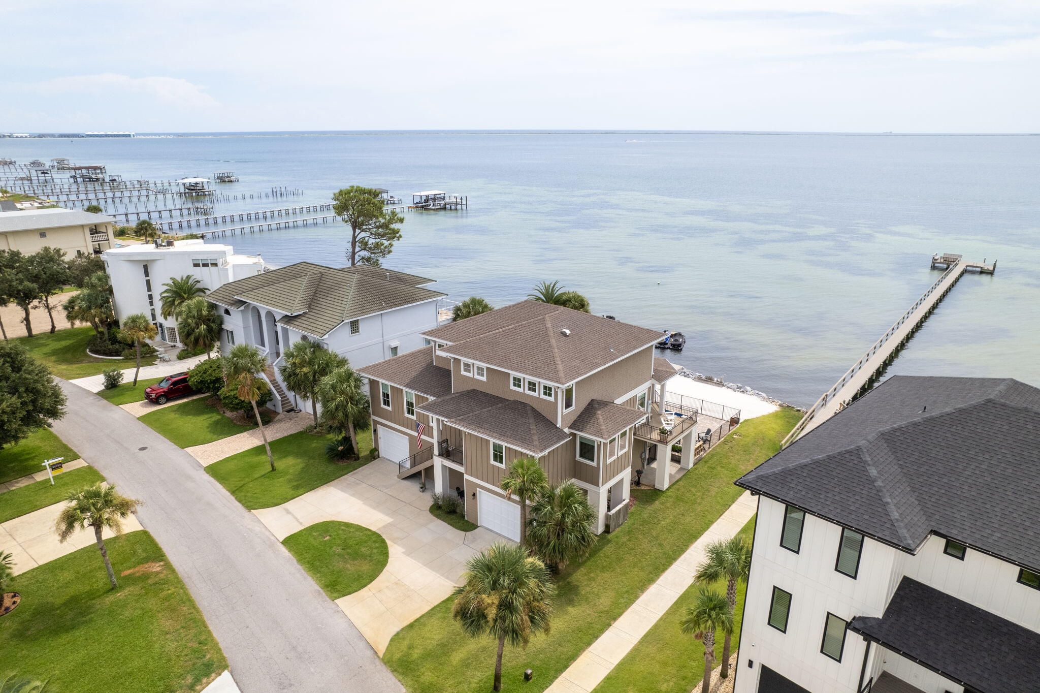 DEER POINT VILLAGE - Residential