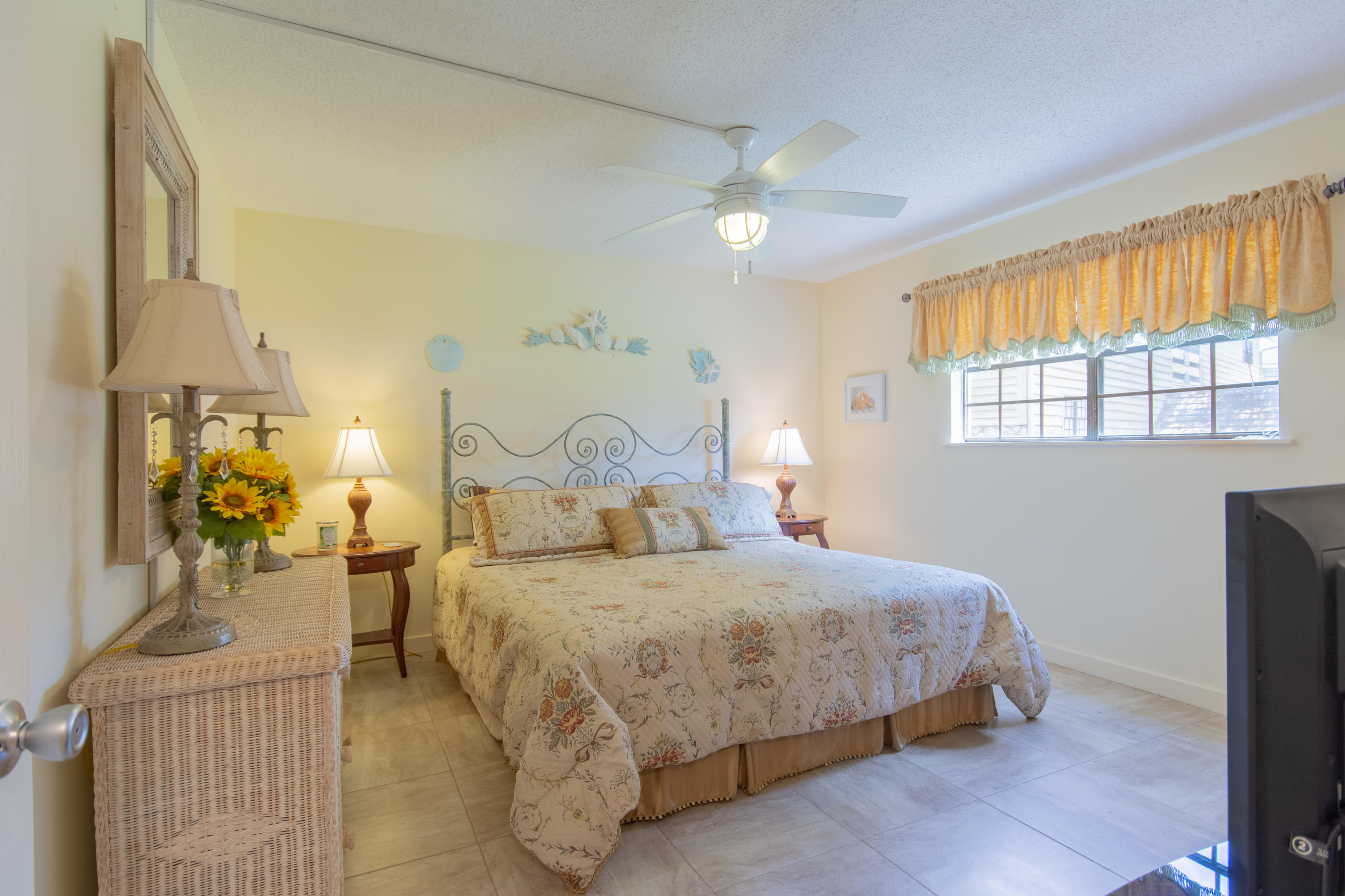 SEASCAPE CONDO GARDEN VILLA - Residential