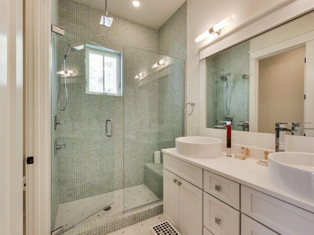 COTTAGES AT EASTERN LAKE - Residential